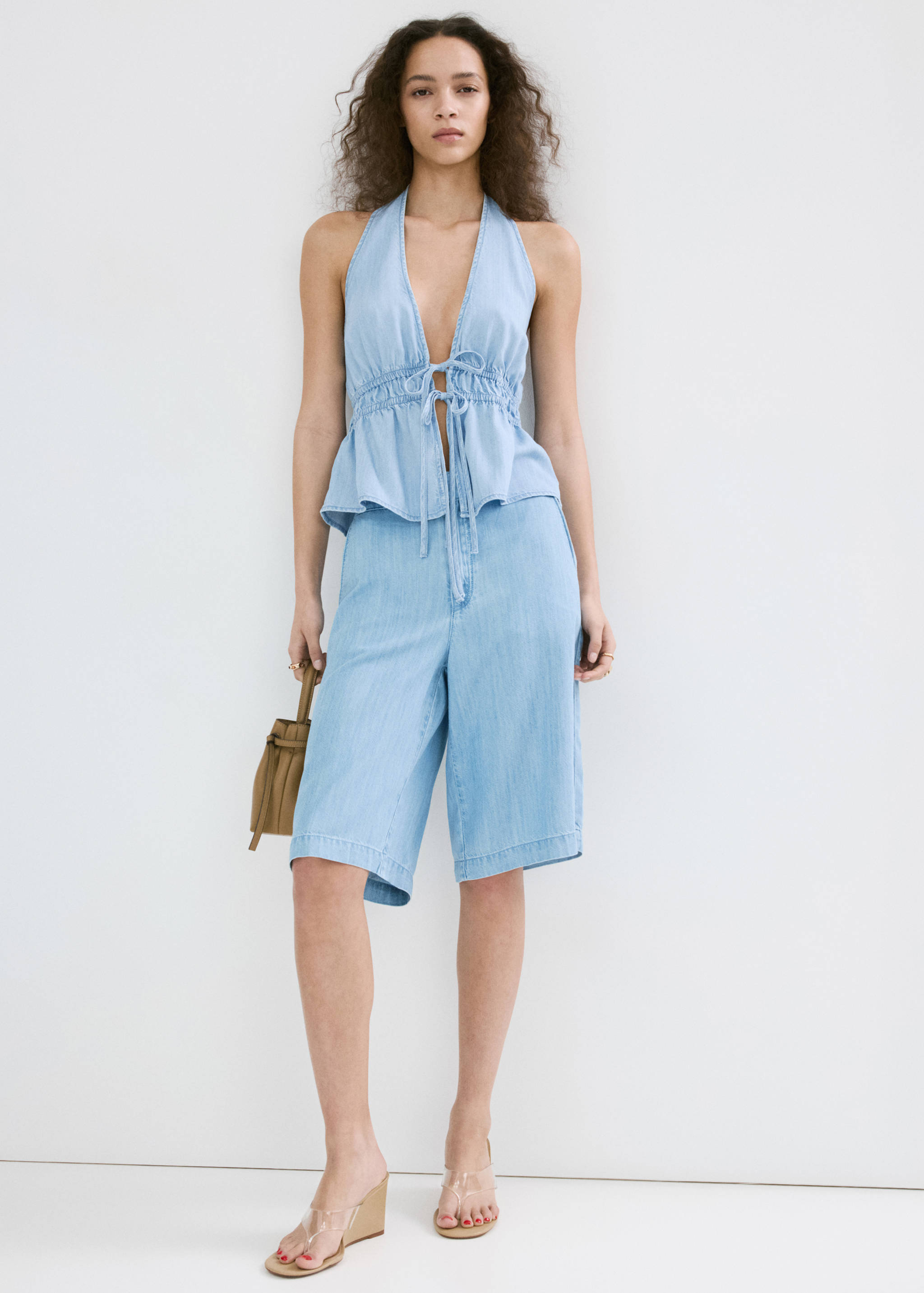 Straight low-rise denim Bermuda shorts - General plane