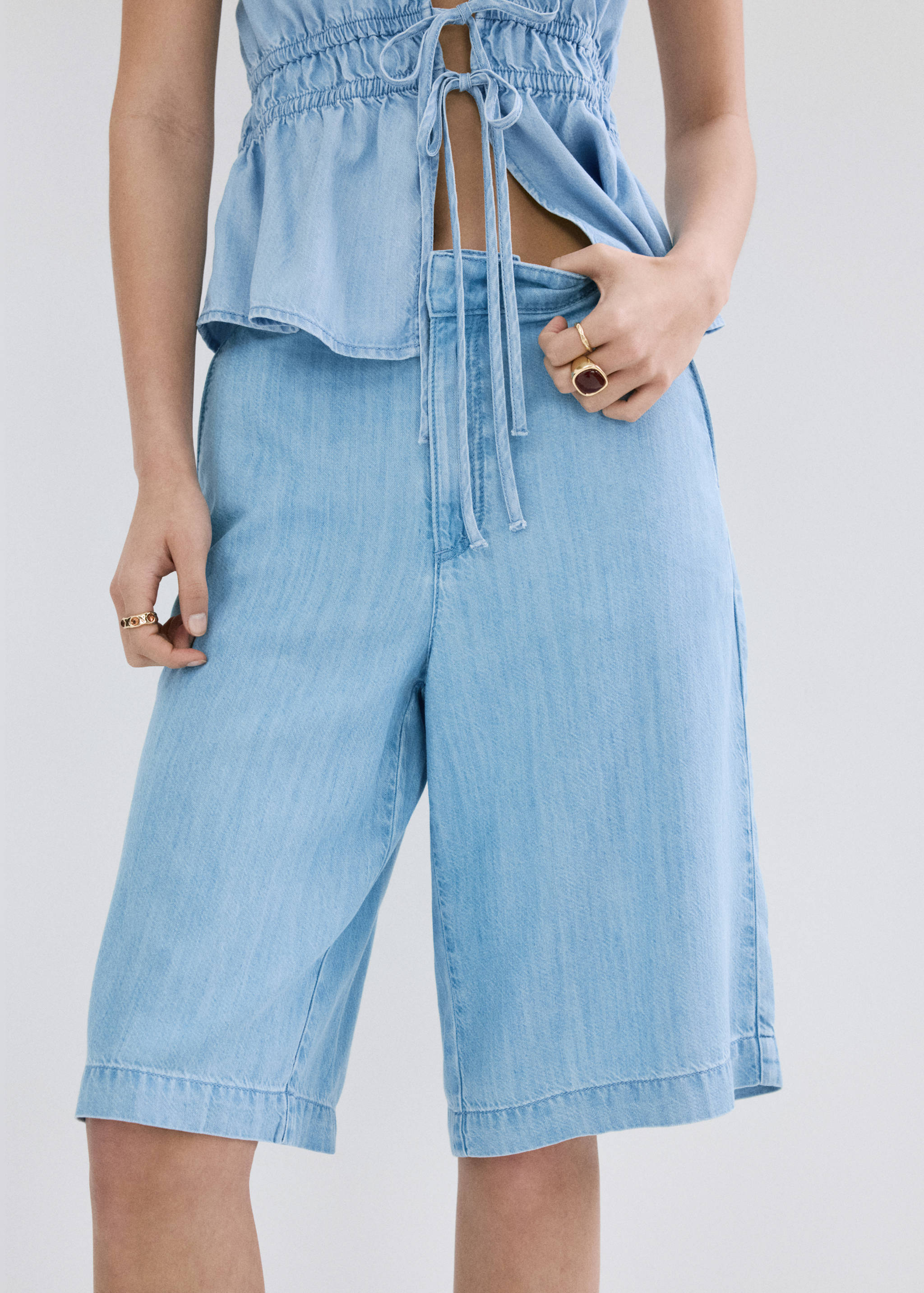 Straight low-rise denim Bermuda shorts - Medium plane