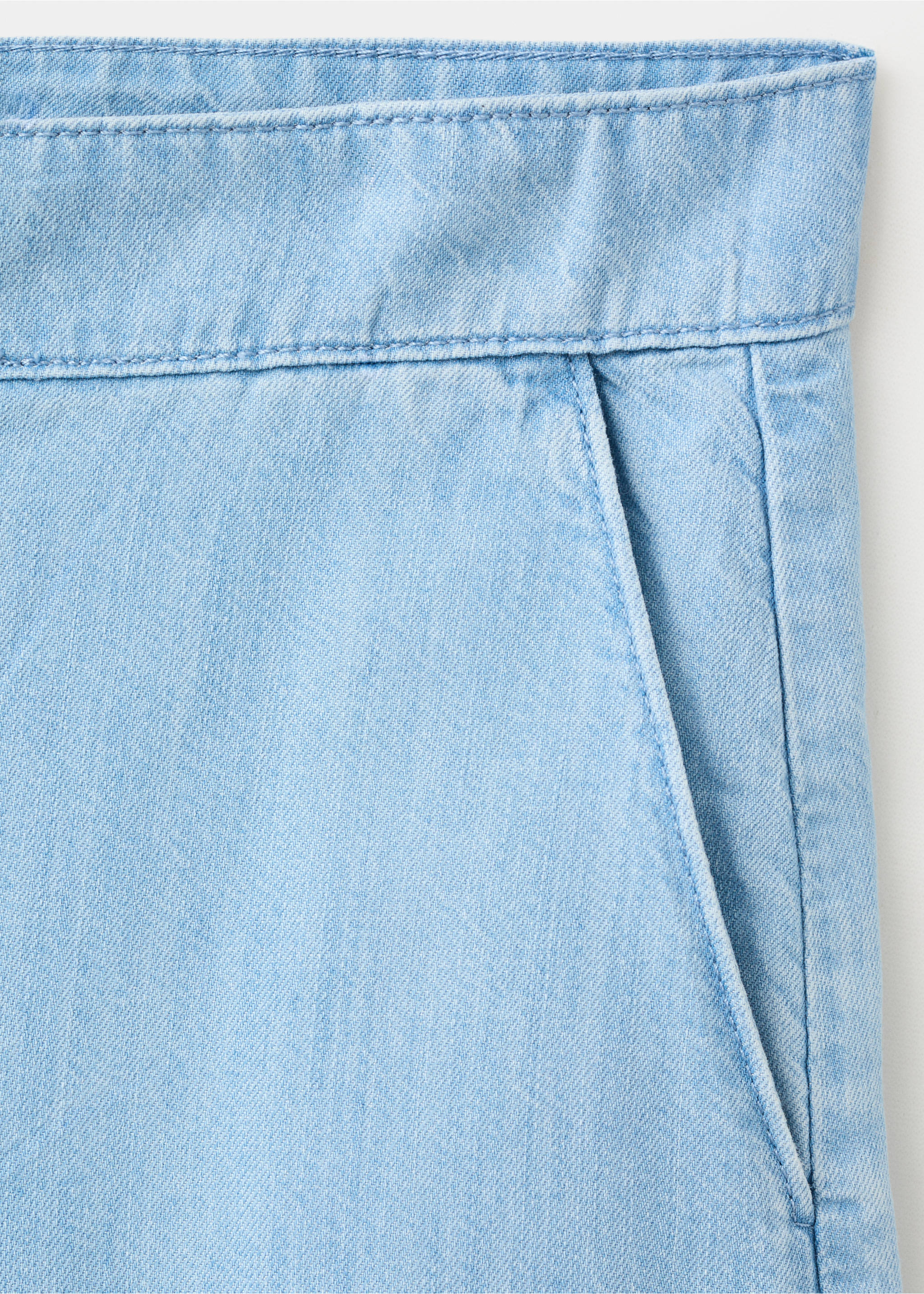 Straight low-rise denim Bermuda shorts - Details of the article 0, Light Blue. Ref: 27089054-00.