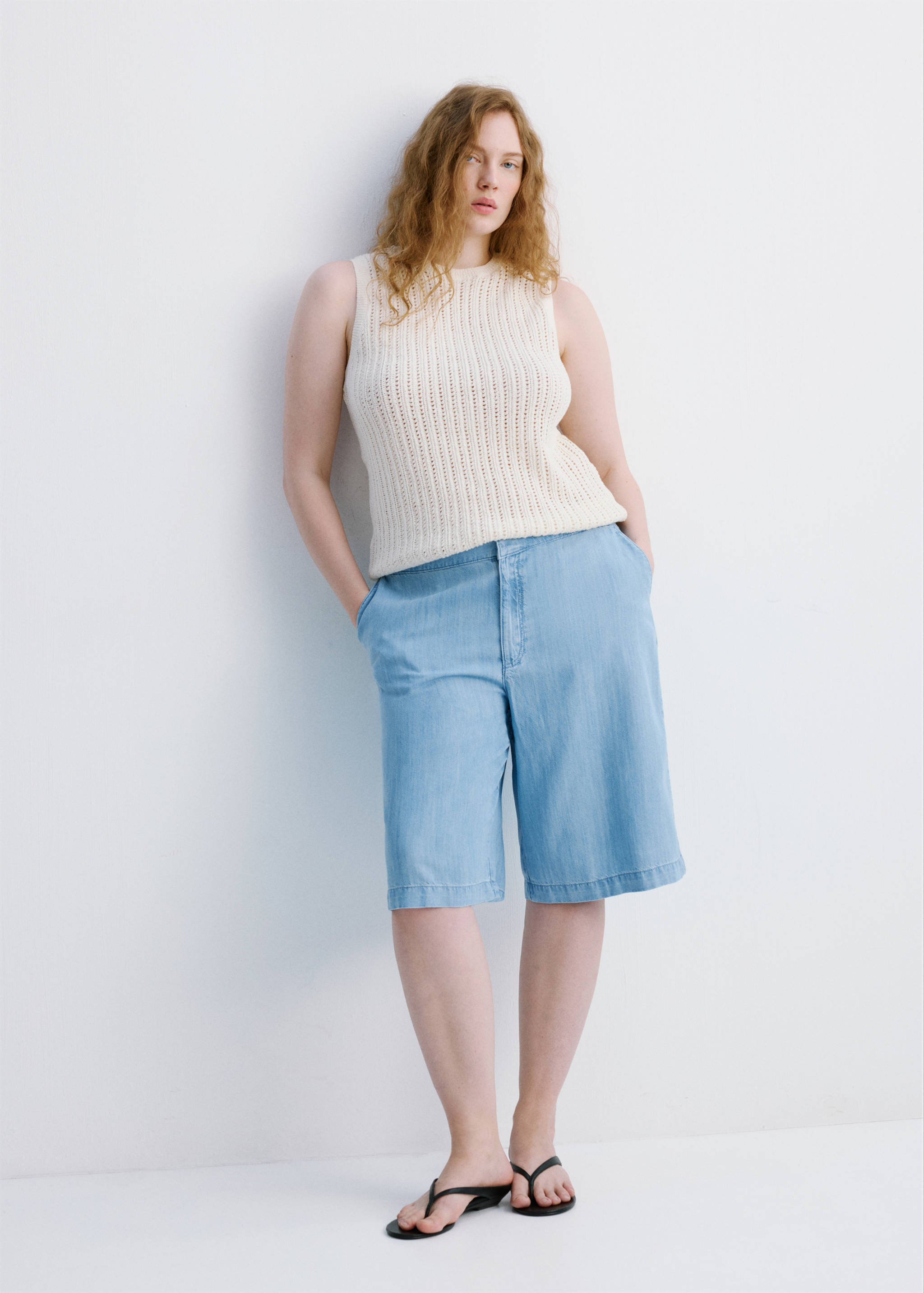 Straight low-rise denim Bermuda shorts - Details of the article 3