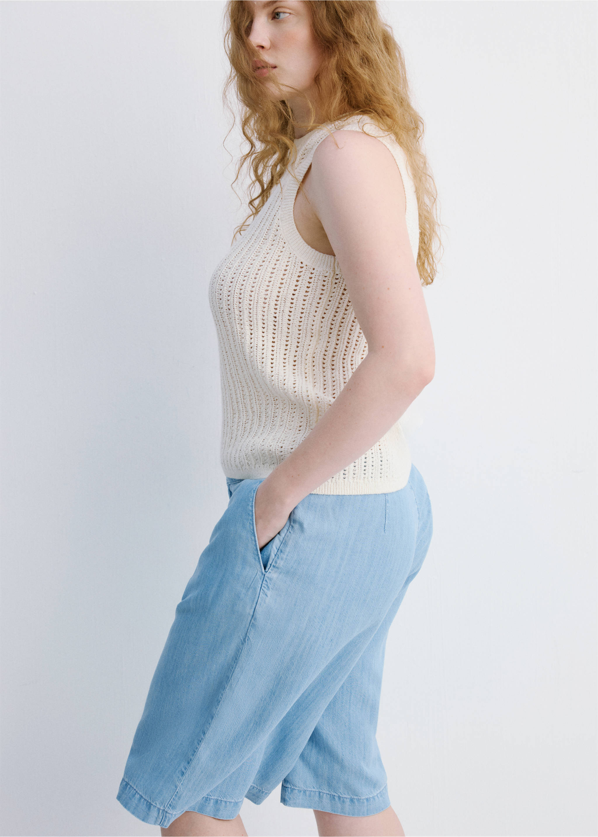Straight low-rise denim Bermuda shorts - Details of the article 5, Light Blue. Ref: 27089054-00.