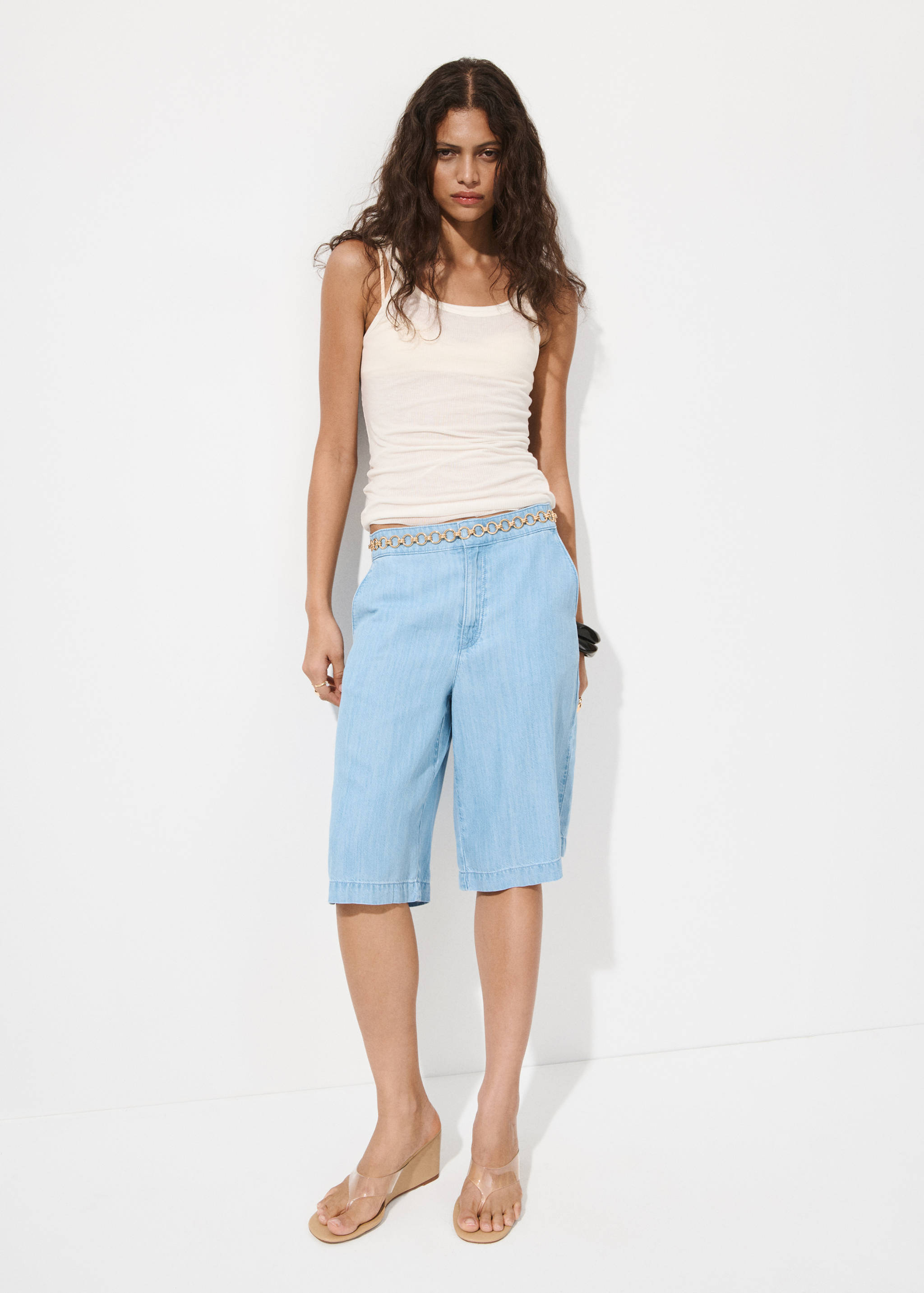 Straight low-rise denim Bermuda shorts - General plane