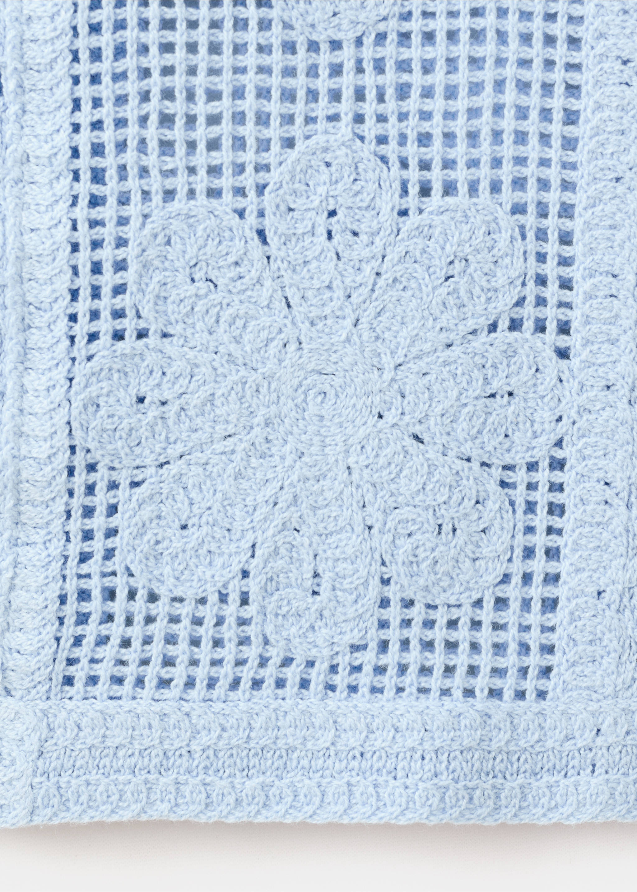 Rechte broek met opengewerkte borduursels - Detail van het artikel 0, Hemelsblauw. Ref: 27089055-00.