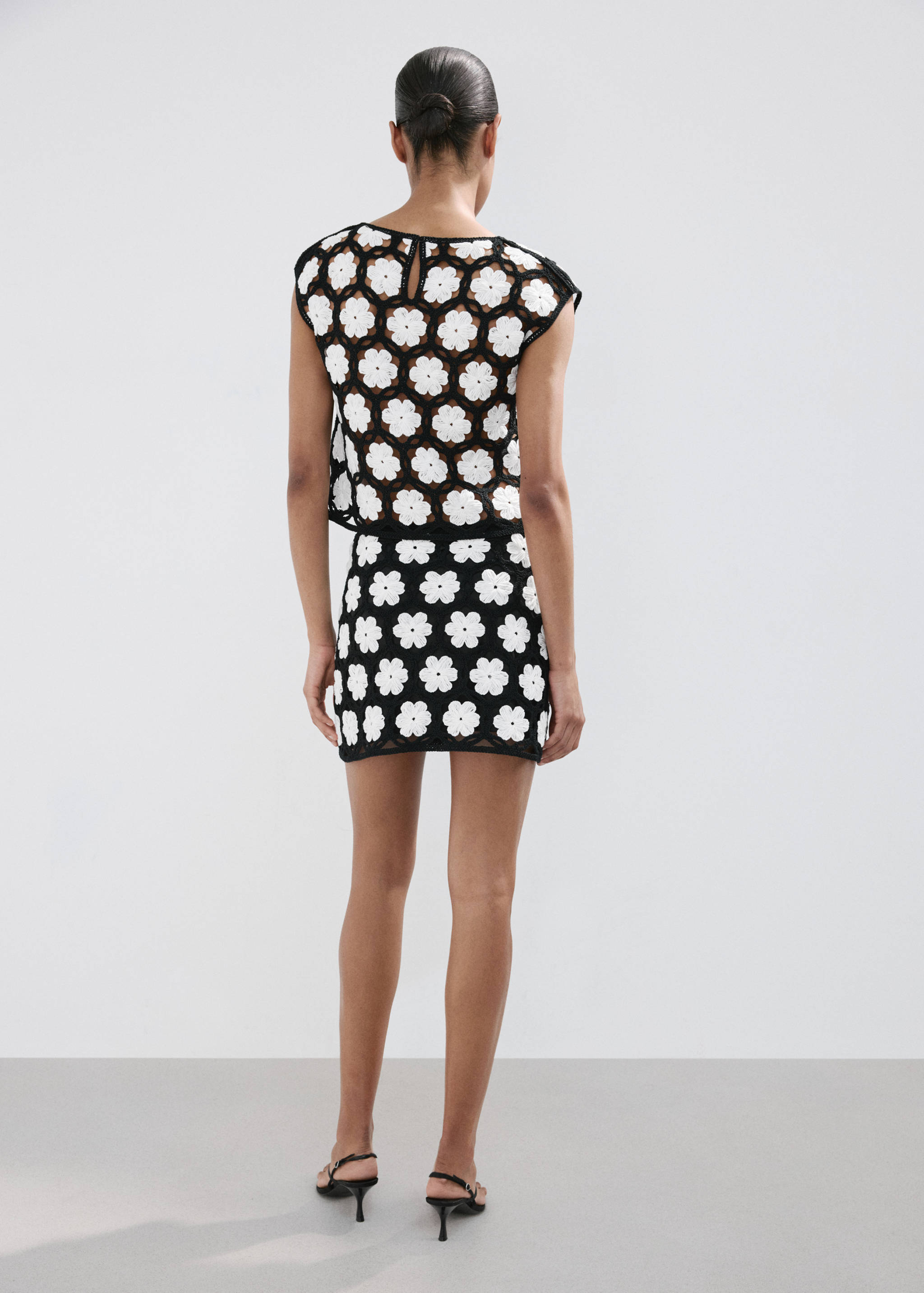 Minijupe crochet fleurs - Verso de l’article