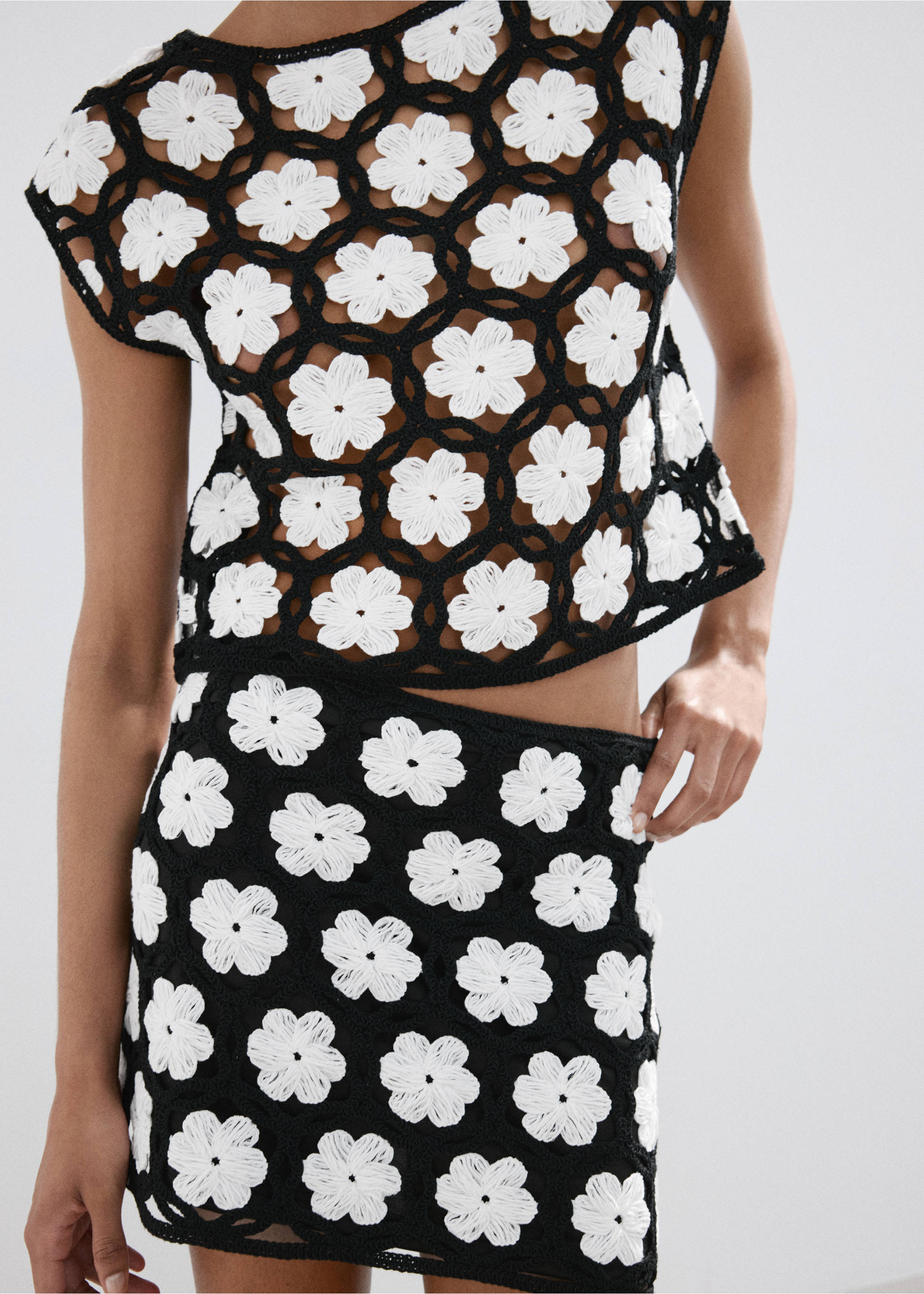 Minijupe crochet fleurs - Détail de l'article 6, Noir. Ref: 27089056-00.