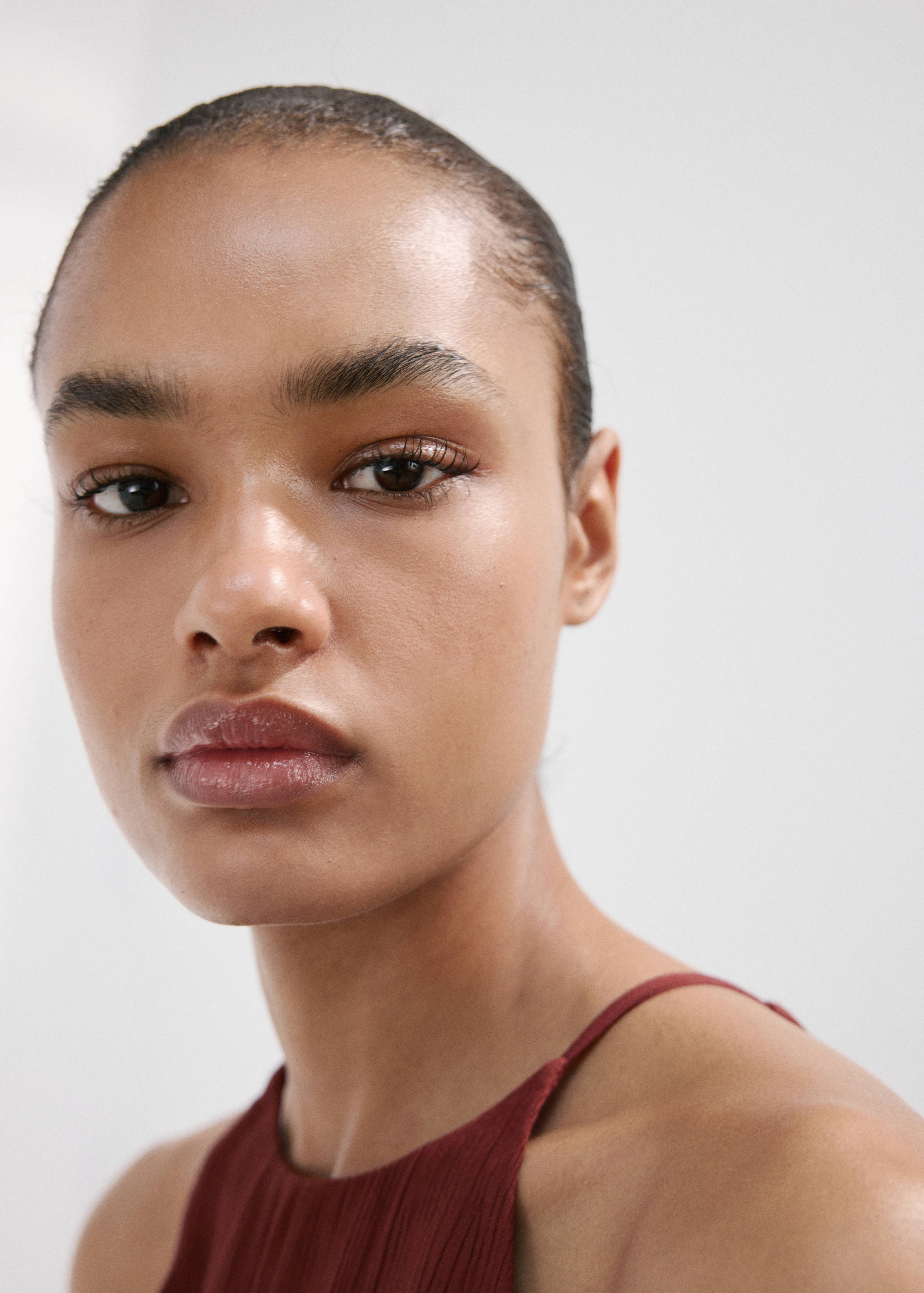 Halter-neck jumpsuit with belt - Details of the article 1