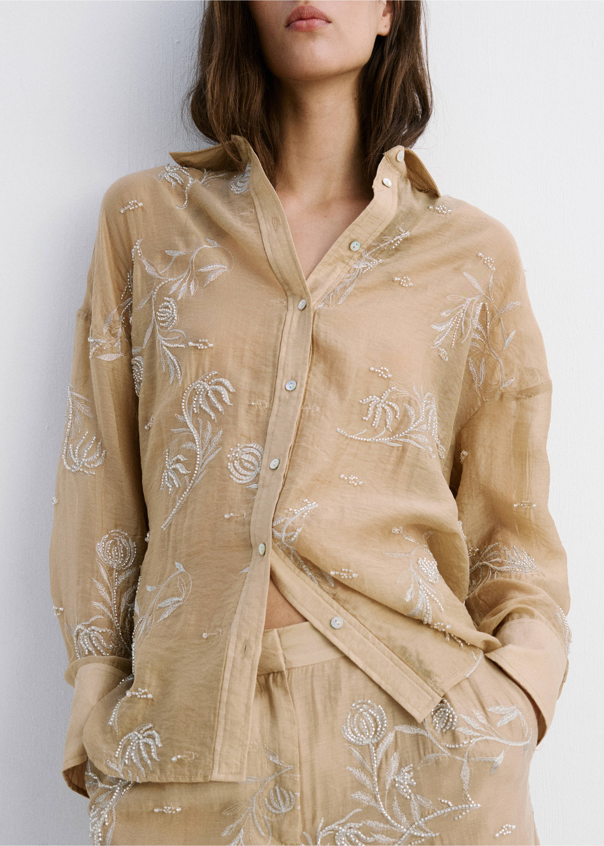 Camisa lyocell bordada - Detalle del artículo 6, Beige. Ref: 27089059-00.