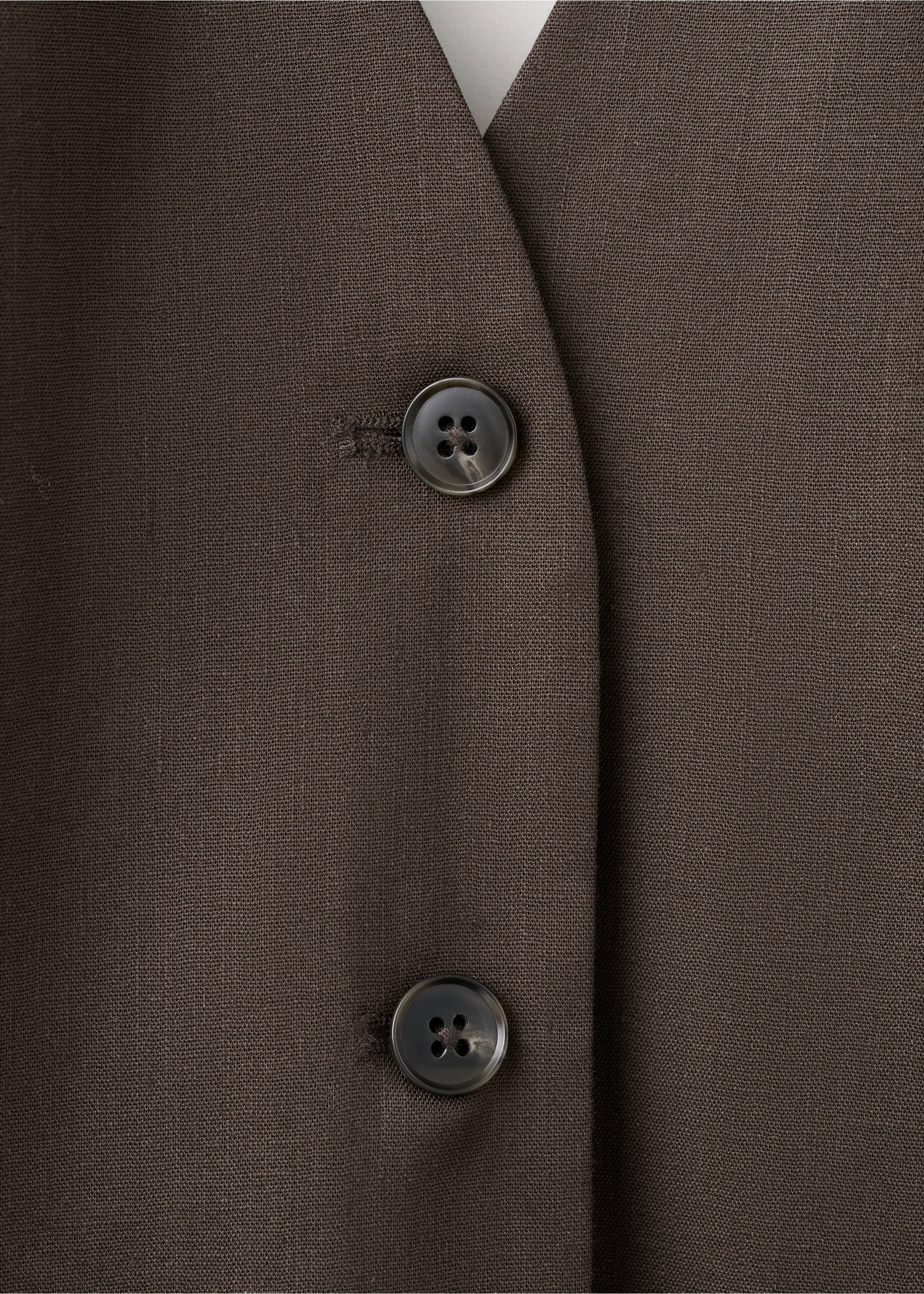 Halter neck linen waistcoat - Details of the article 8, Chocolate. Ref: 27089060-00.