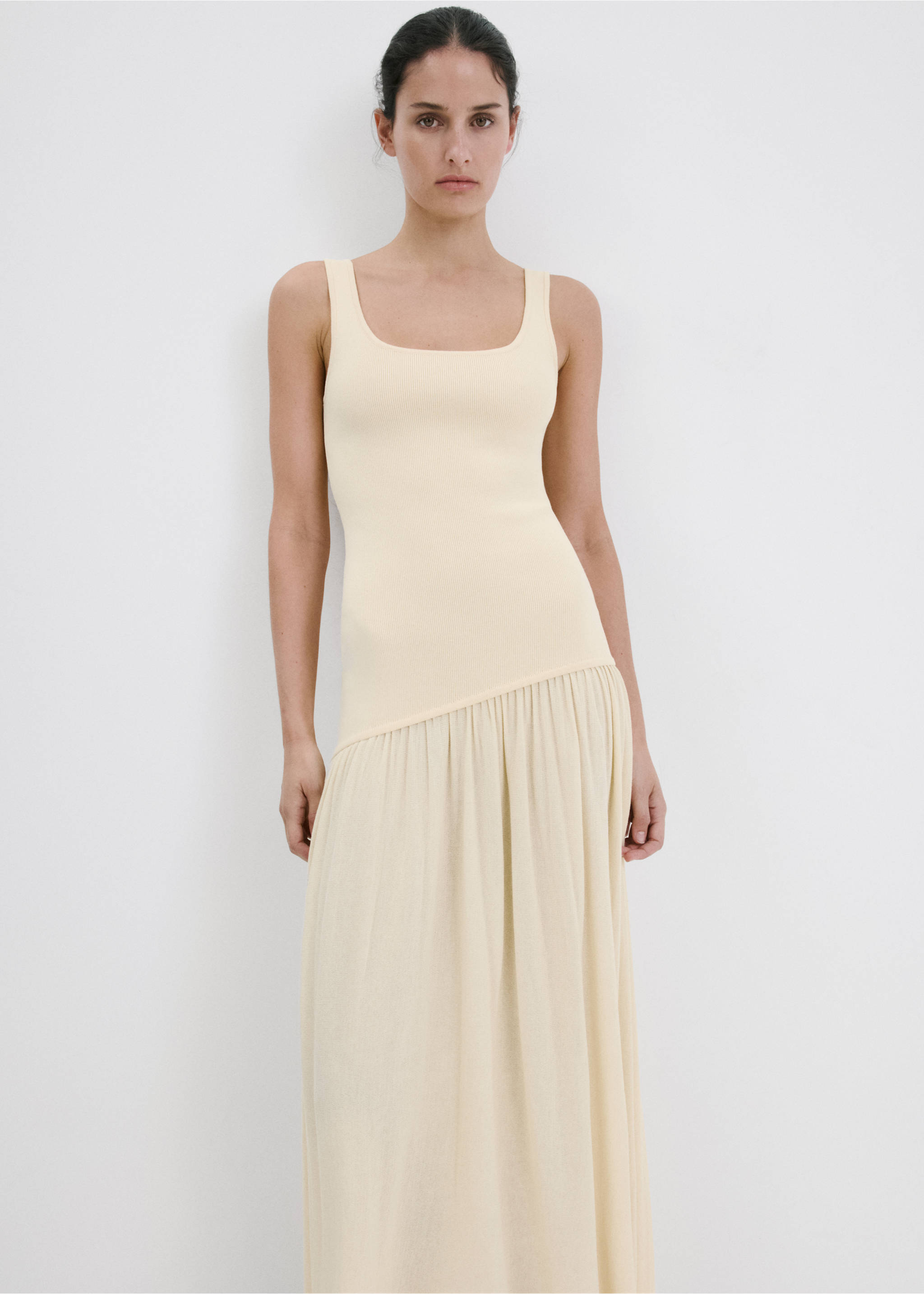 Asymmetric cut knitted dress - Medium plane, Vanilla. Ref: 27089063-00.
