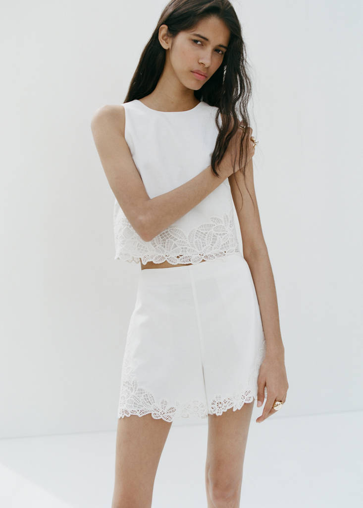 Shorts calados bordados