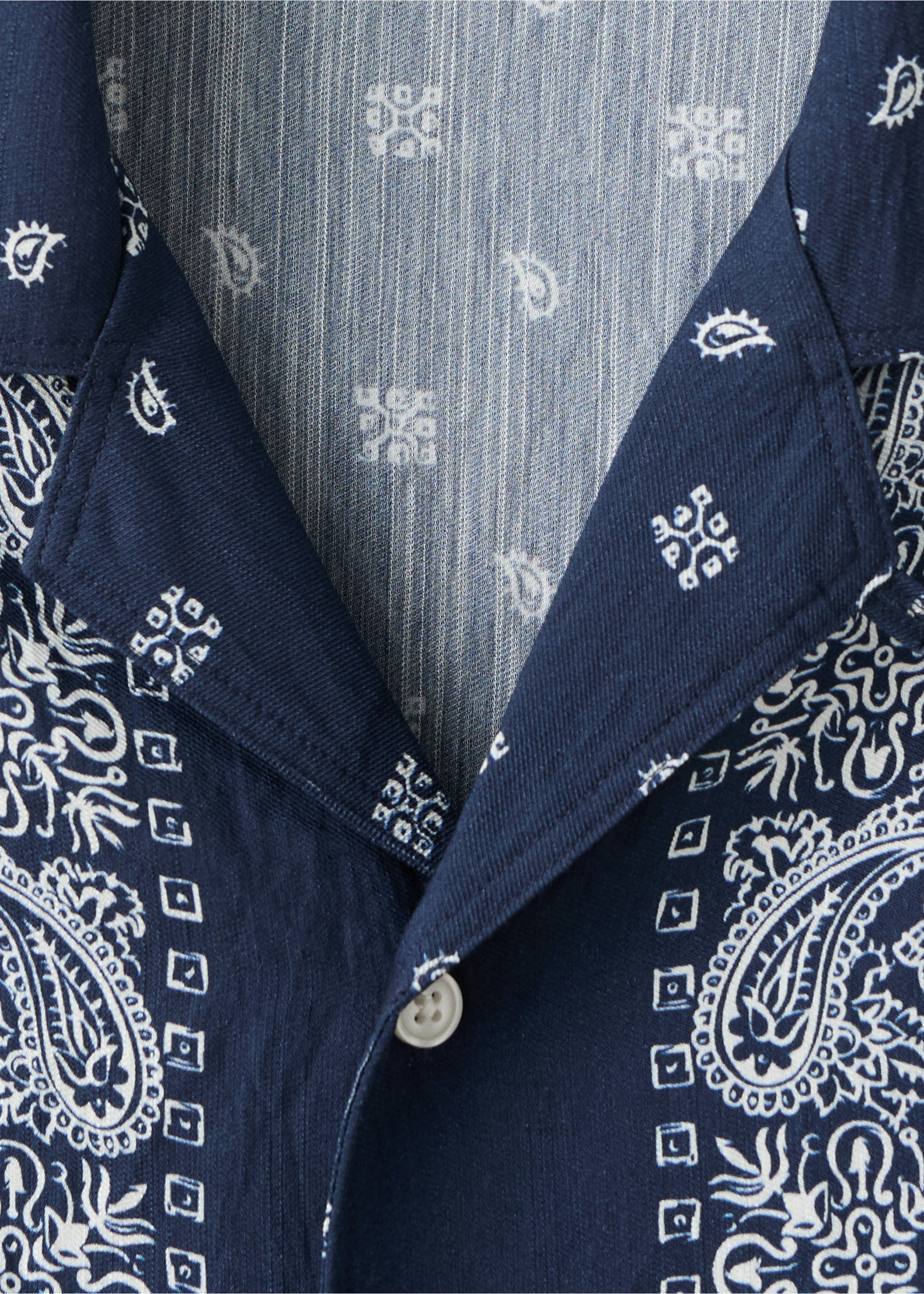 Camisa regular fit fluída estampada - Detalle del artículo 8, Azul marino. Ref: 27089208-00.