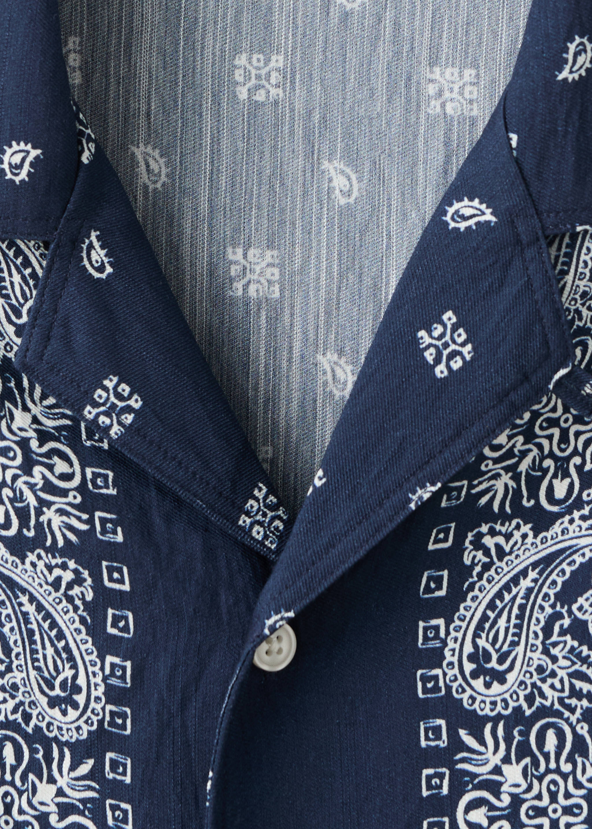 Camisa regular fit fluída estampada - Detalle del artículo 8