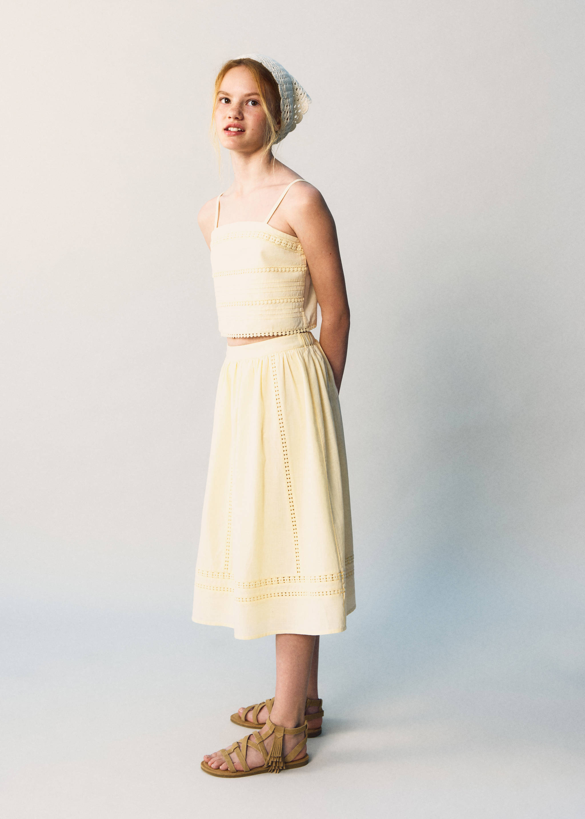 Top crop avec détails brodés - Plan général