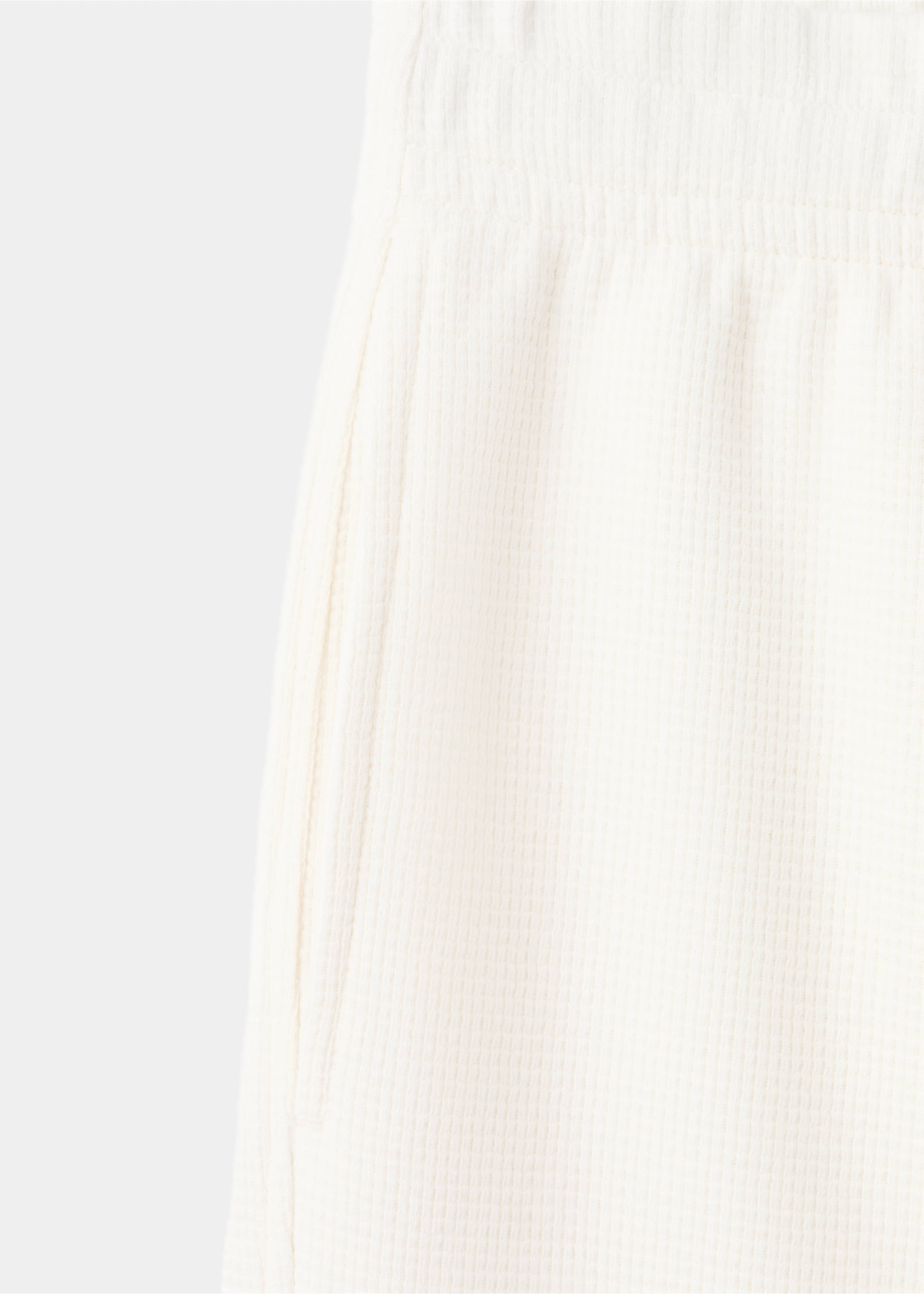 100% cotton bermuda shorts - Details of the article 8, Ecru. Ref: 27089213-00.