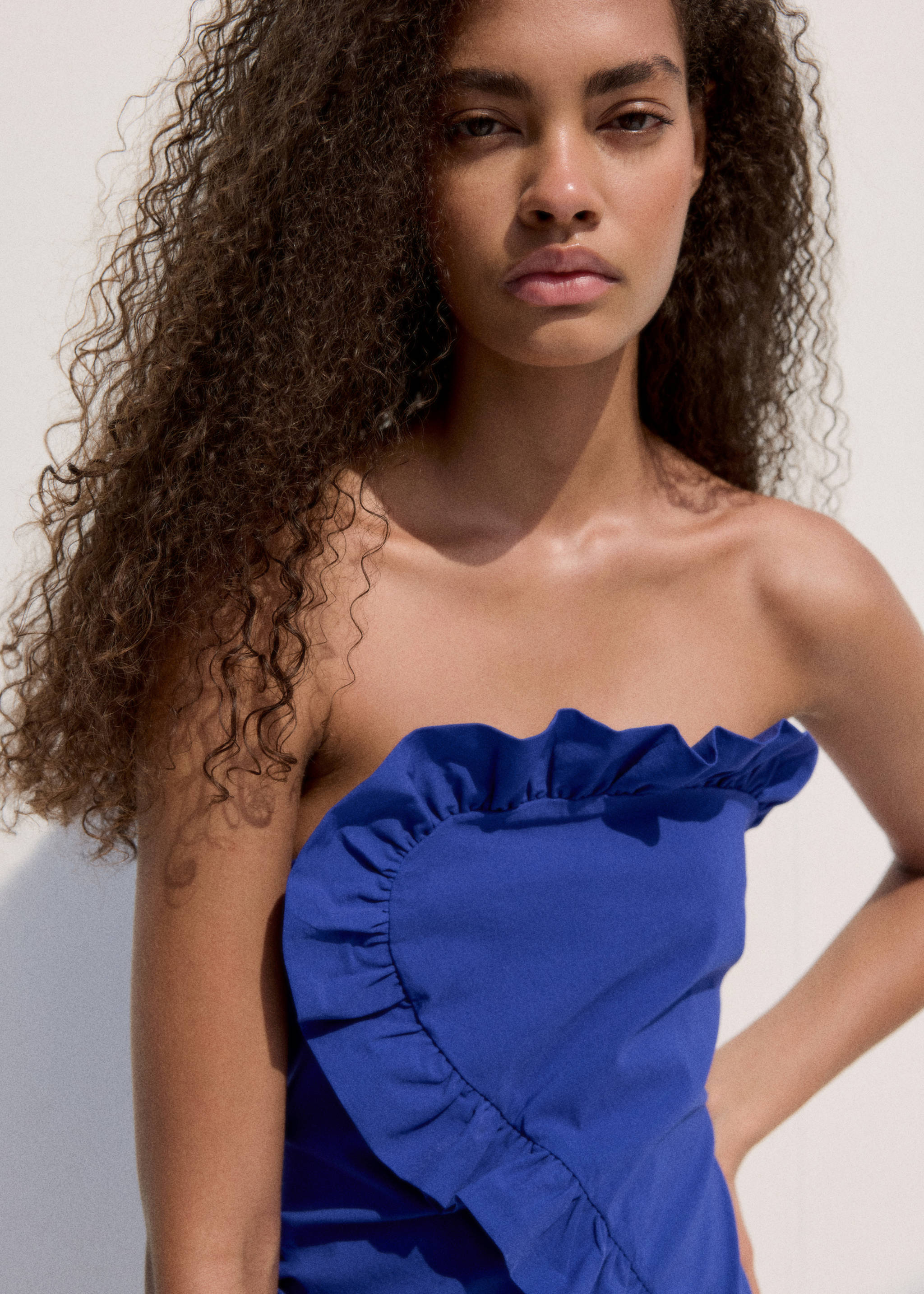 Strapless dress with asymmetrical ruffled detail - Details of the article 1