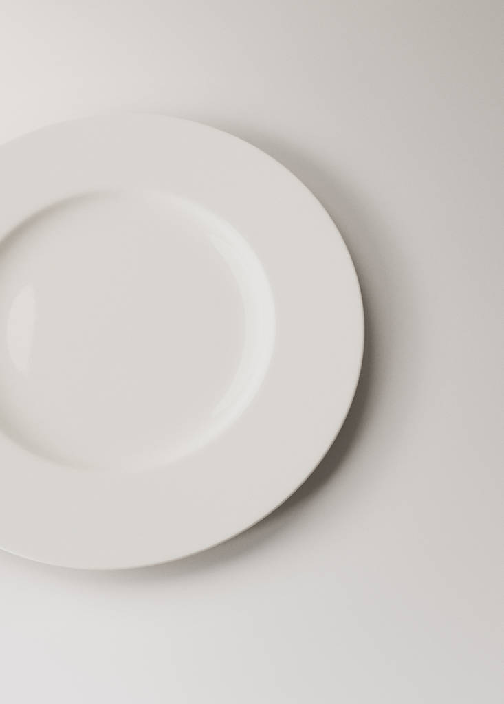 Premium plate in ultra-light bonne porcelain — White