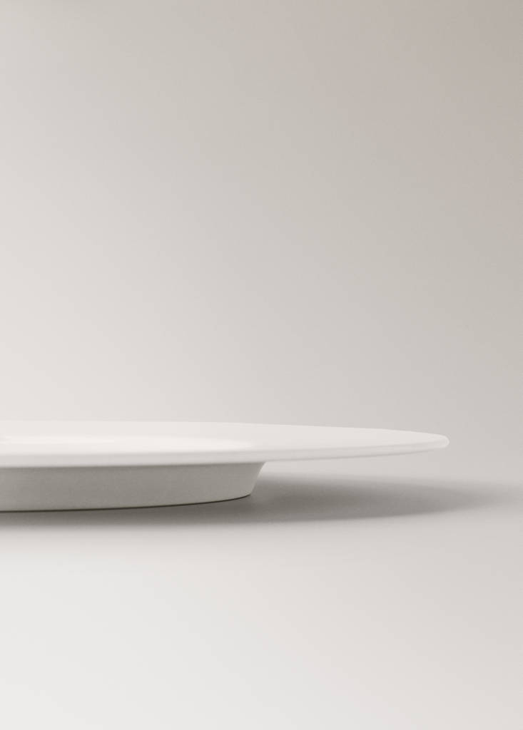 Premium plate in ultra-light bonne porcelain — White