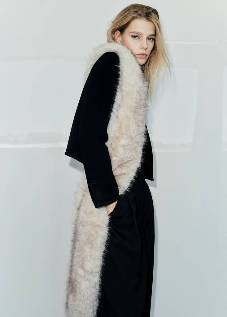 Faux-fur scarf — Beige