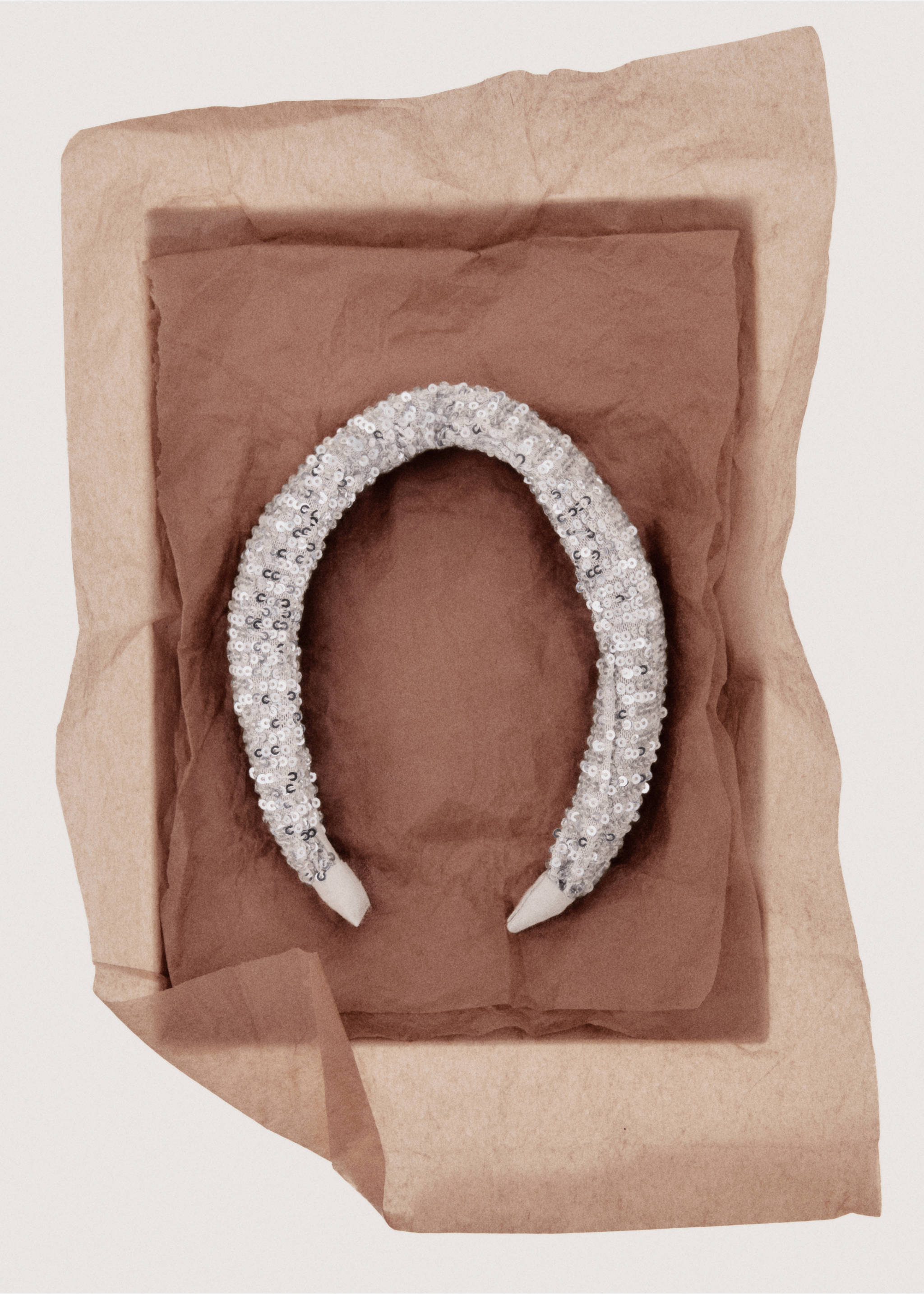 Sequin shimmer headband - Details of the article 7, Sand. Ref: 27091202-00.