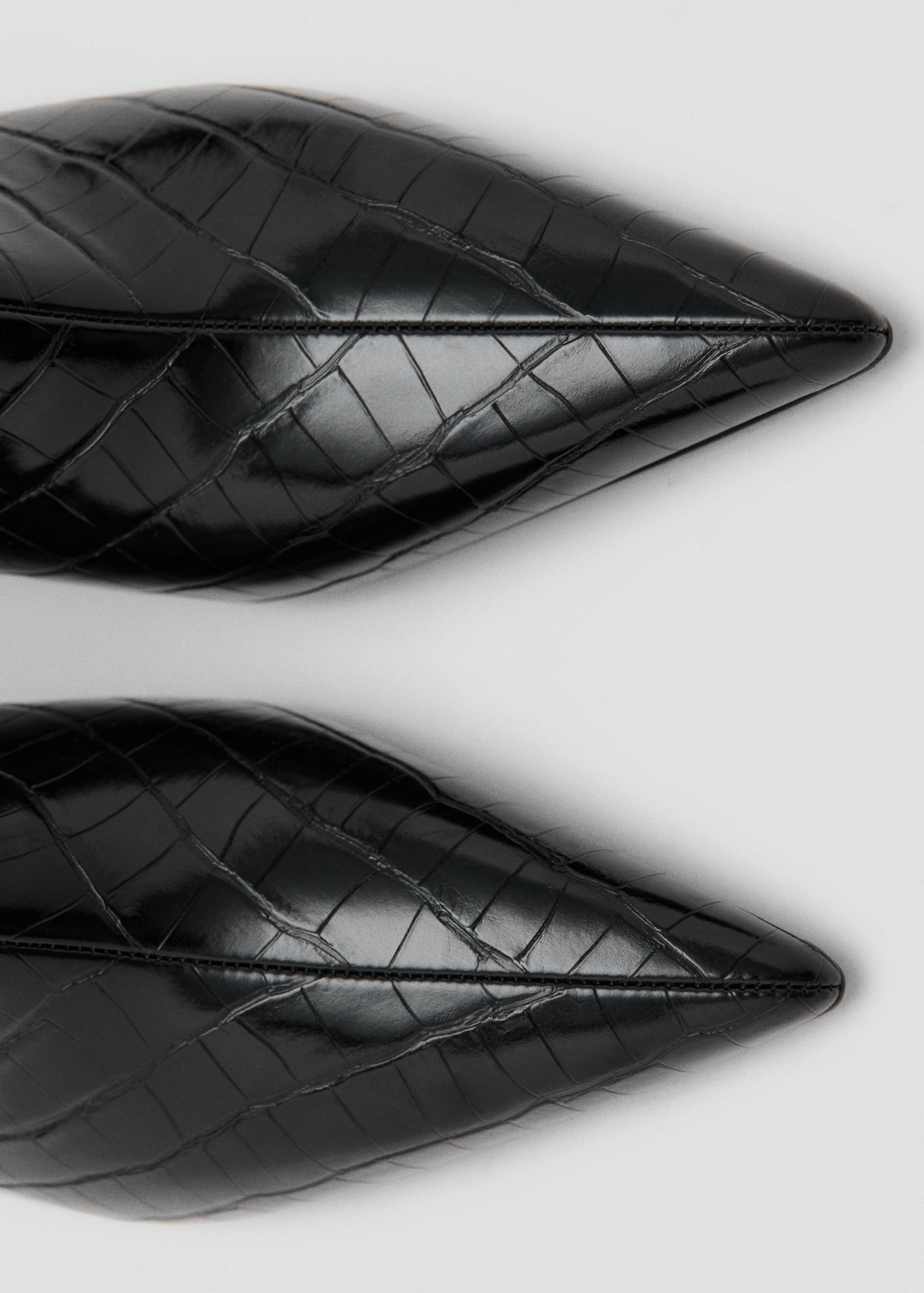 Croc-effect boots - Details of the article 2