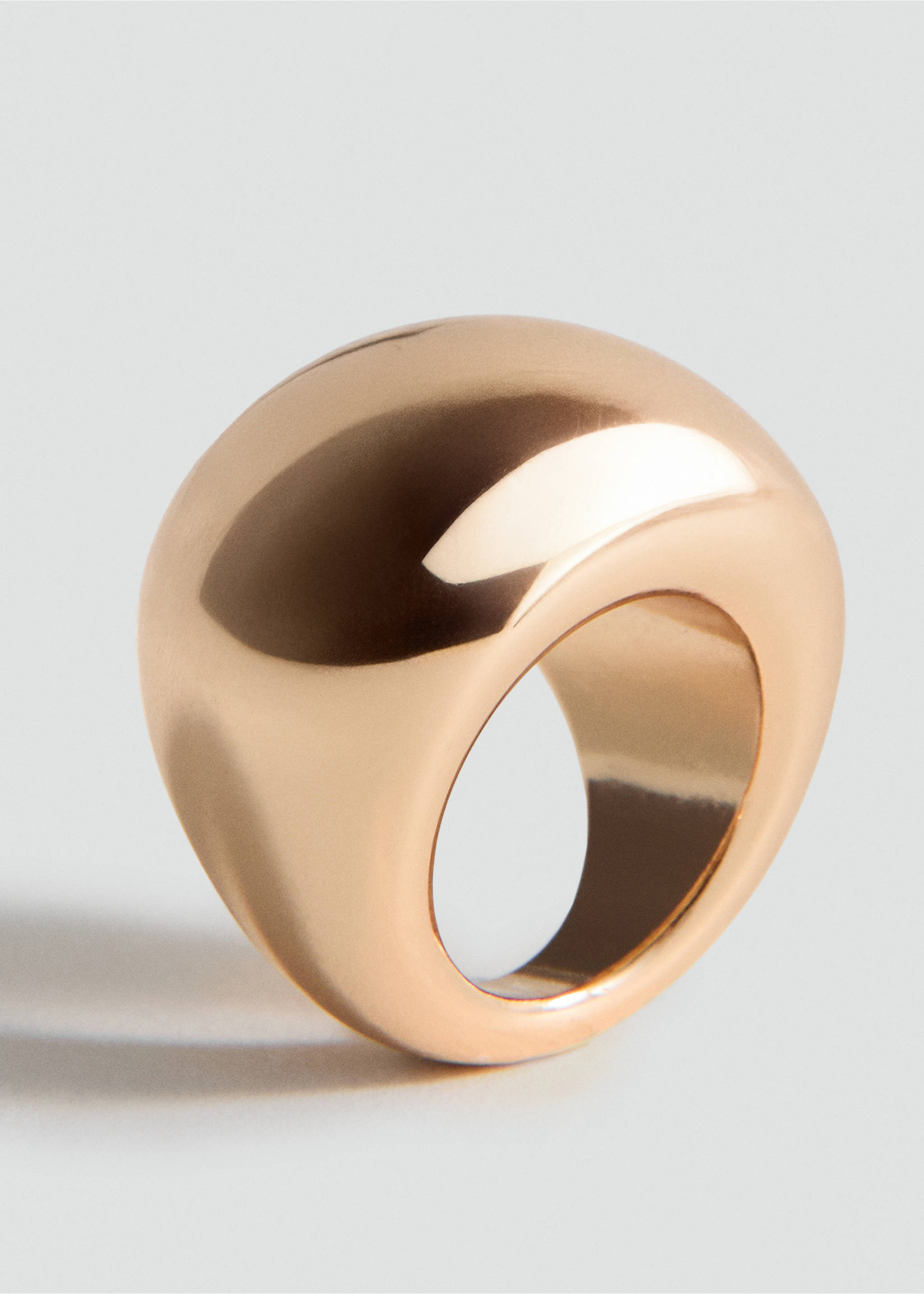 Объемное металлическое кольцо - Средний план, Золото. Ref: 27091213-00.