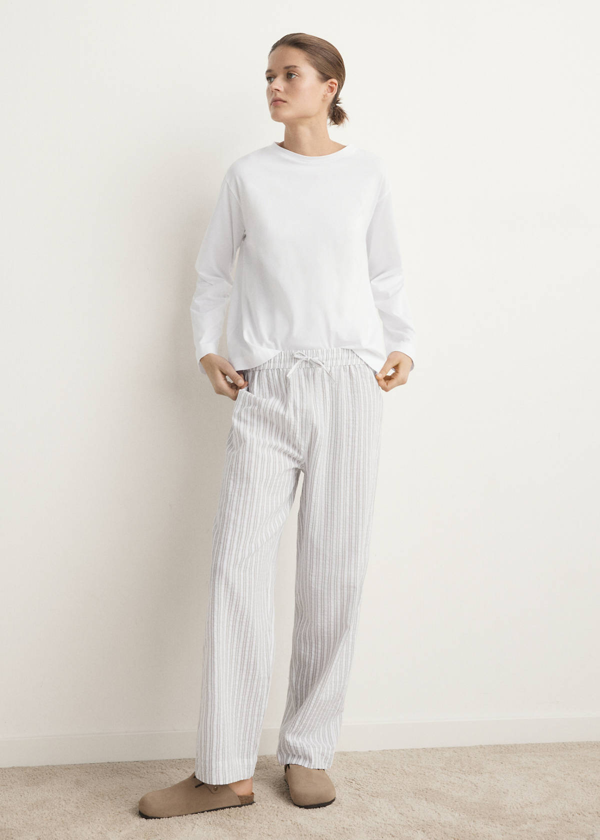 Two-piece cotton striped pyjamas — Grey