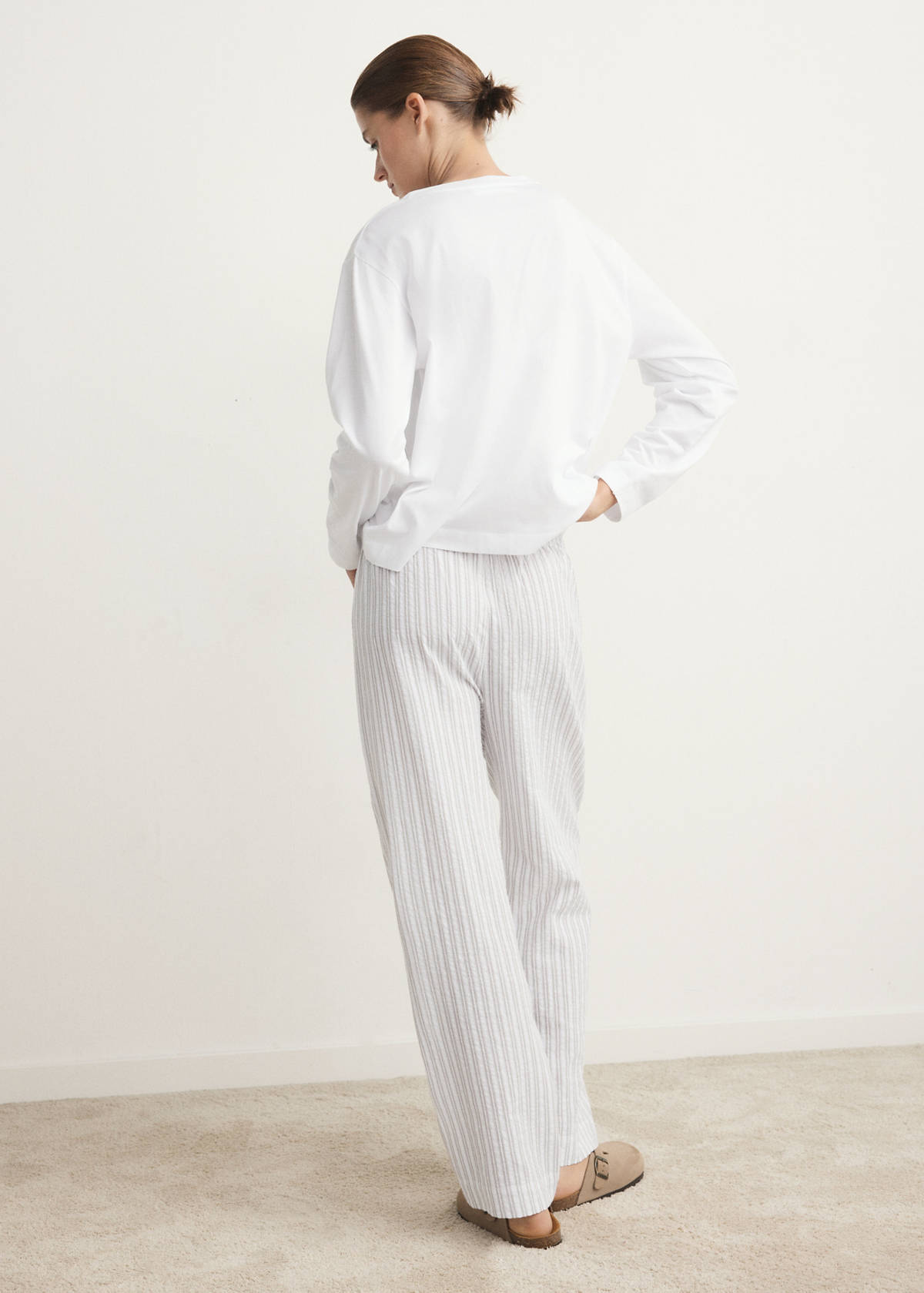 Two-piece cotton striped pyjamas — Grey
