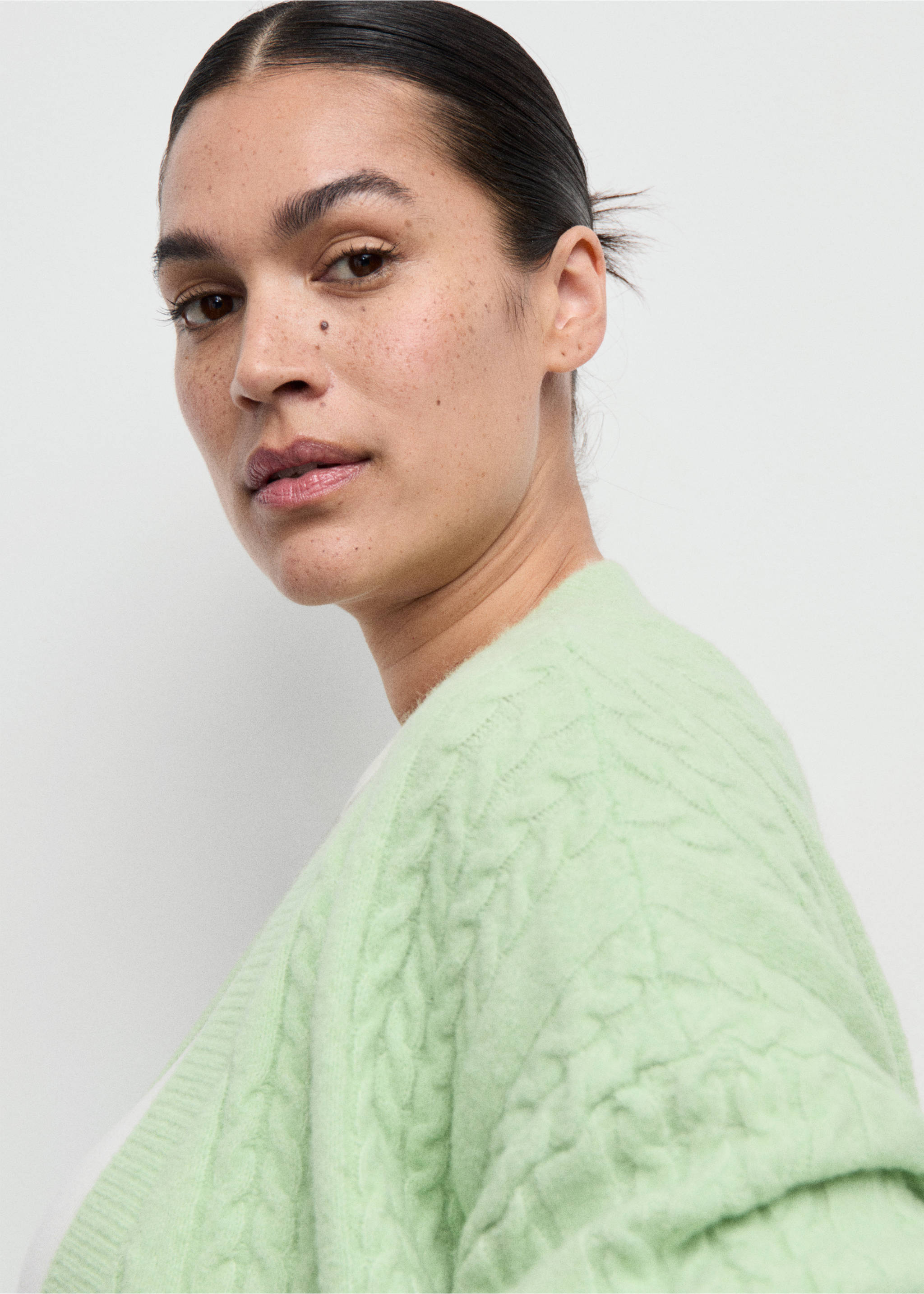 Cardigan maille tressée - Détail de l'article 4, Vert d´eau. Ref: 27091215-00.