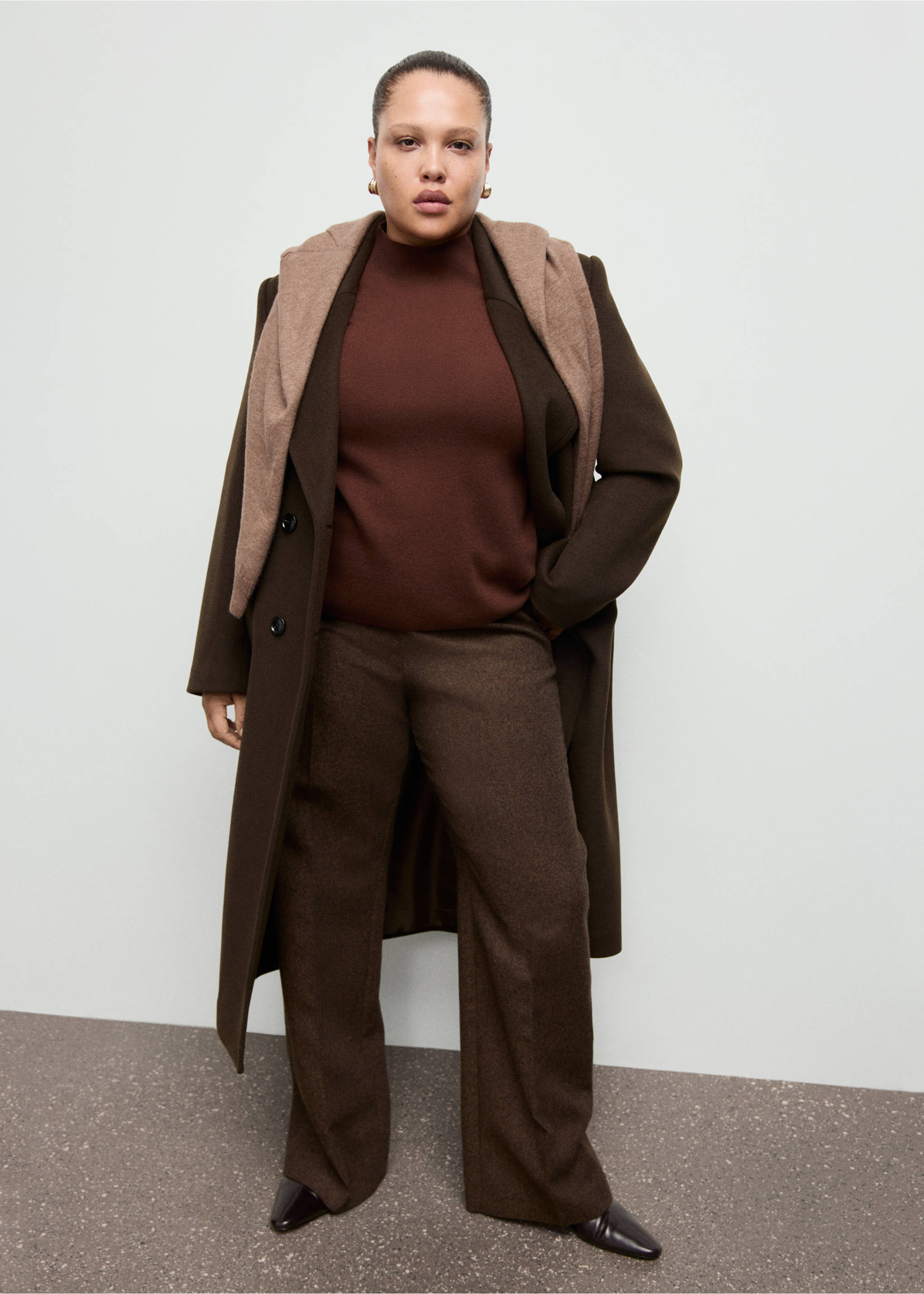 Knitted sweater with perkins neck - Details of the article 3, Caramel. Ref: 27091224-00.