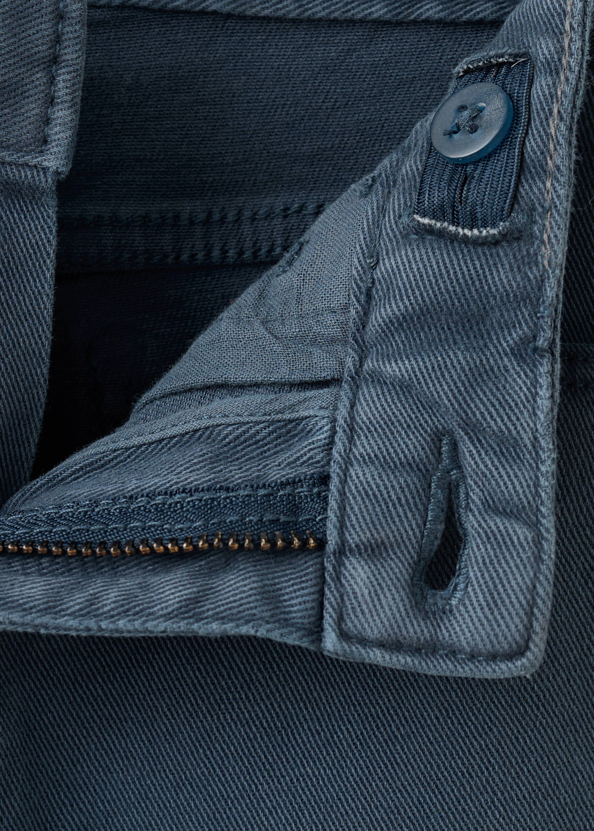 Straight trousers with turn-up hem - Details of the article 8