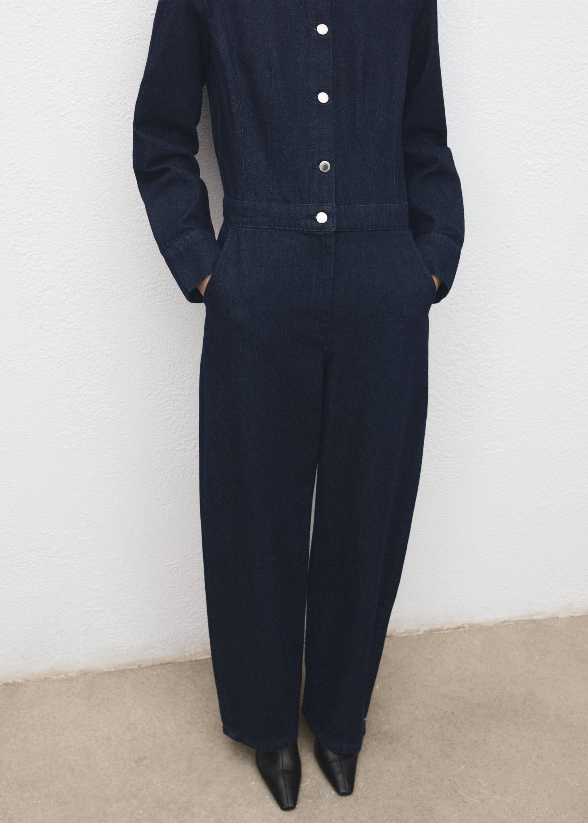 Buttons denim jumpsuit - Details of the article 6, Dark Blue. Ref: 27091247-00.