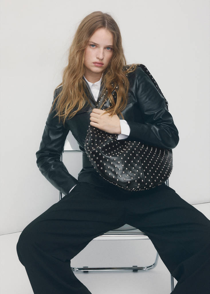 Oval studded shoulder bag — Black