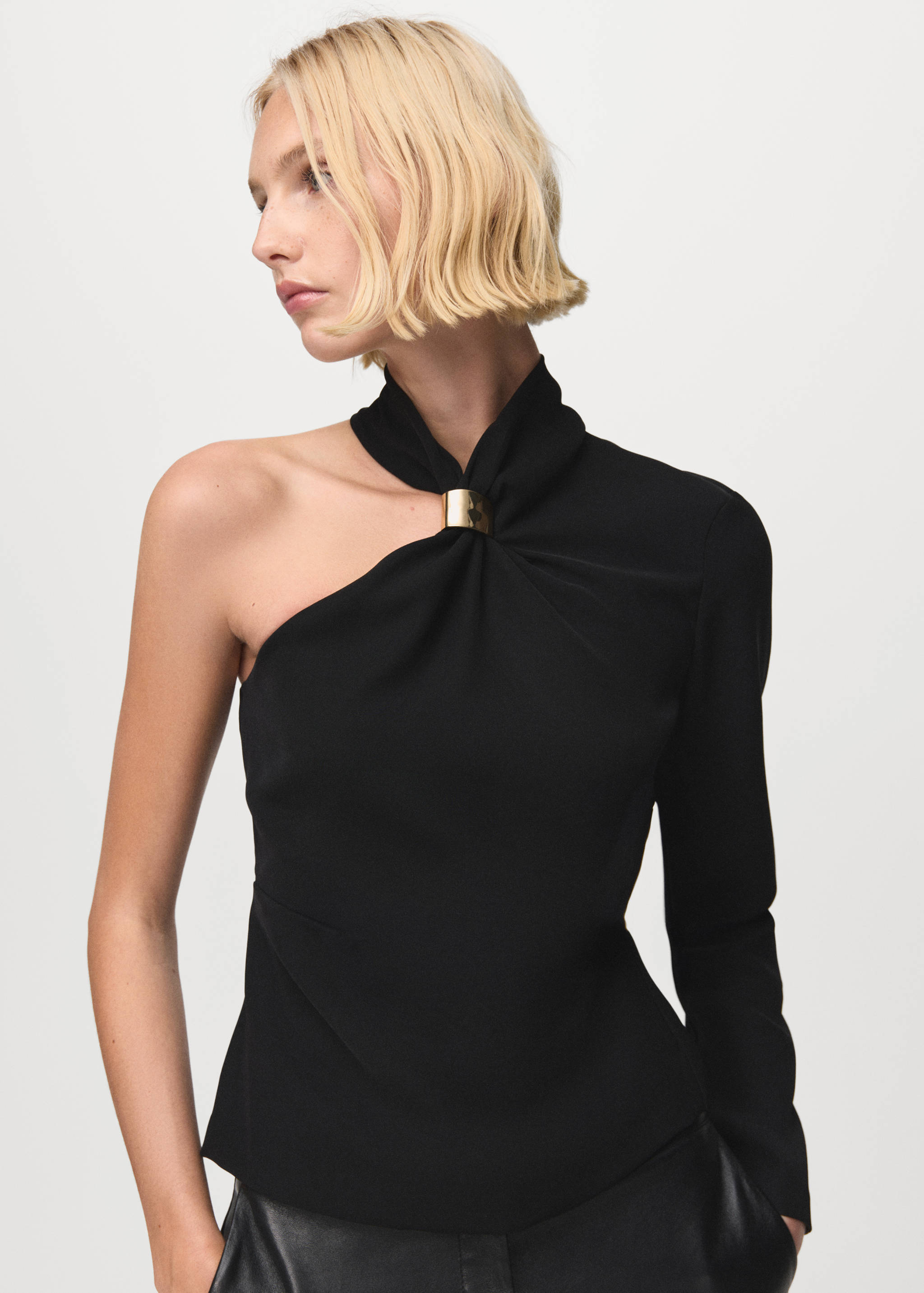 Asymmetrical blouse with metallic detail - Medium plane