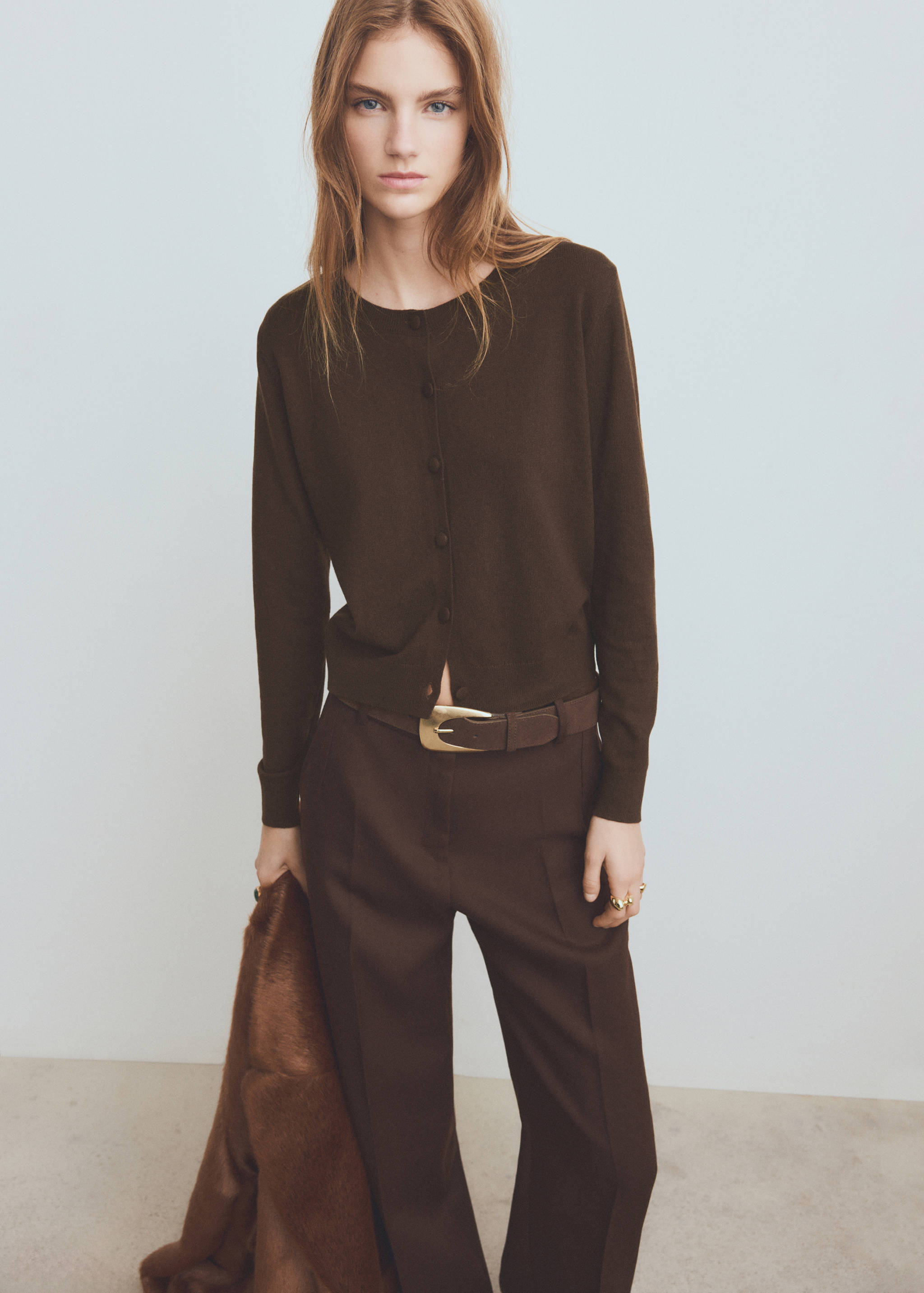 Cárdigan punto botones - Plano medio