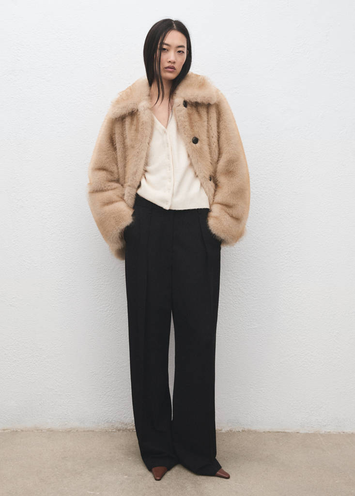 V-neck knitted cardigan — Ecru