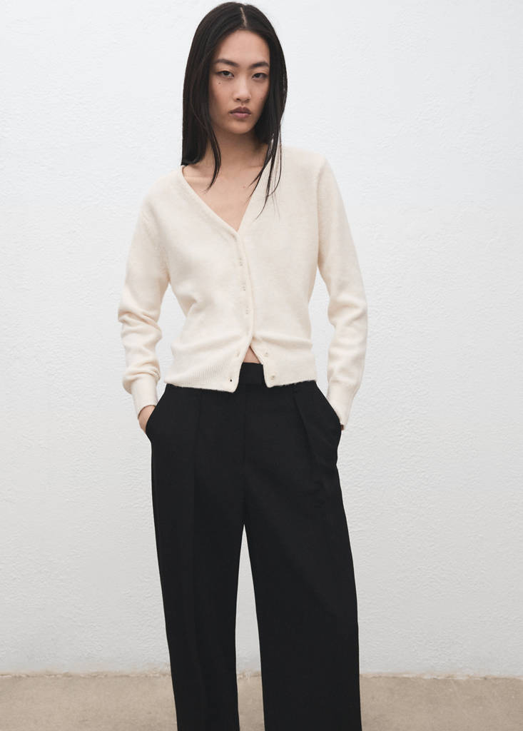 V-neck knitted cardigan — Ecru