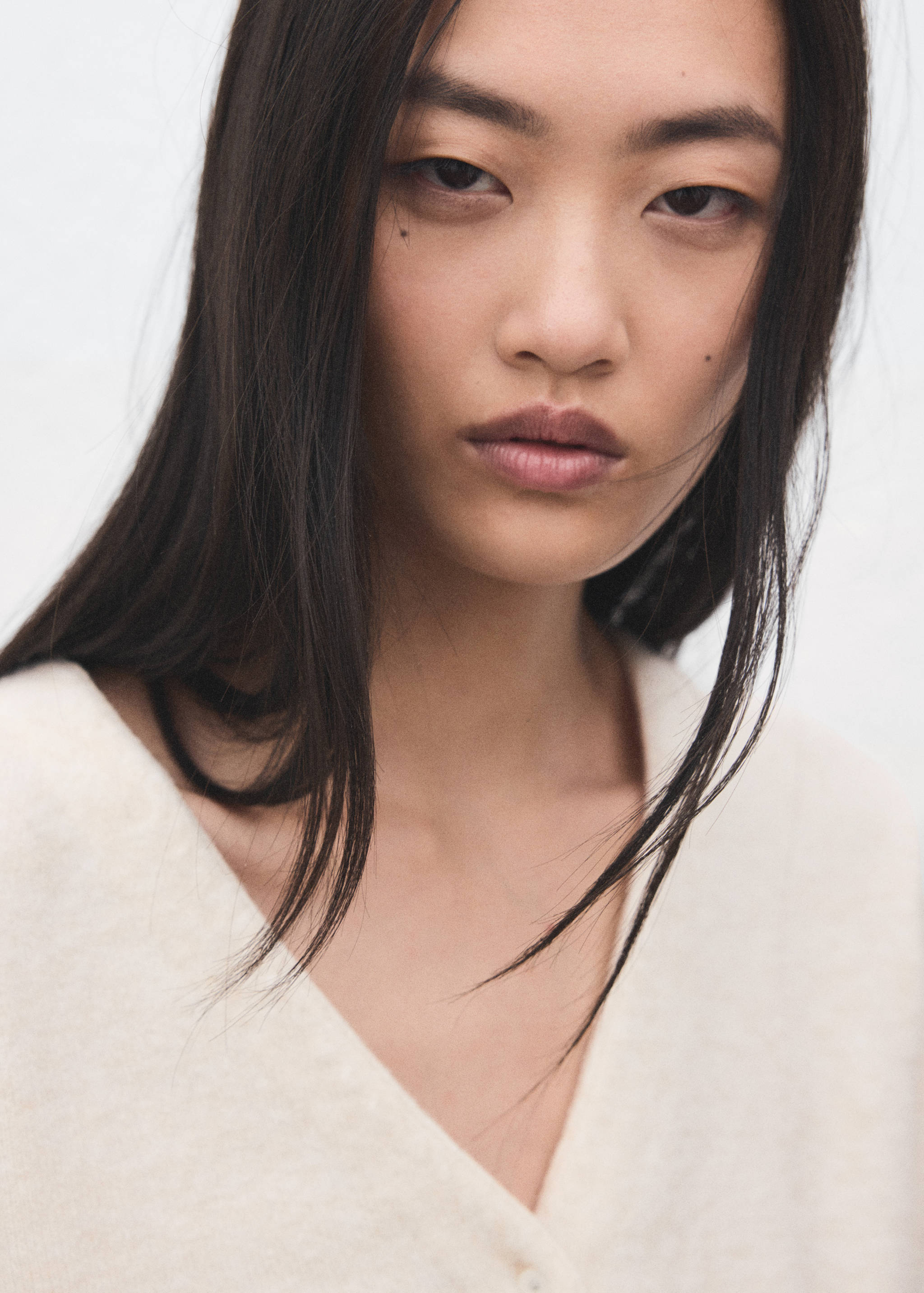 Ζακέτα πλεκτή γιακάς V - Λεπτομέρεια του προϊόντος 1