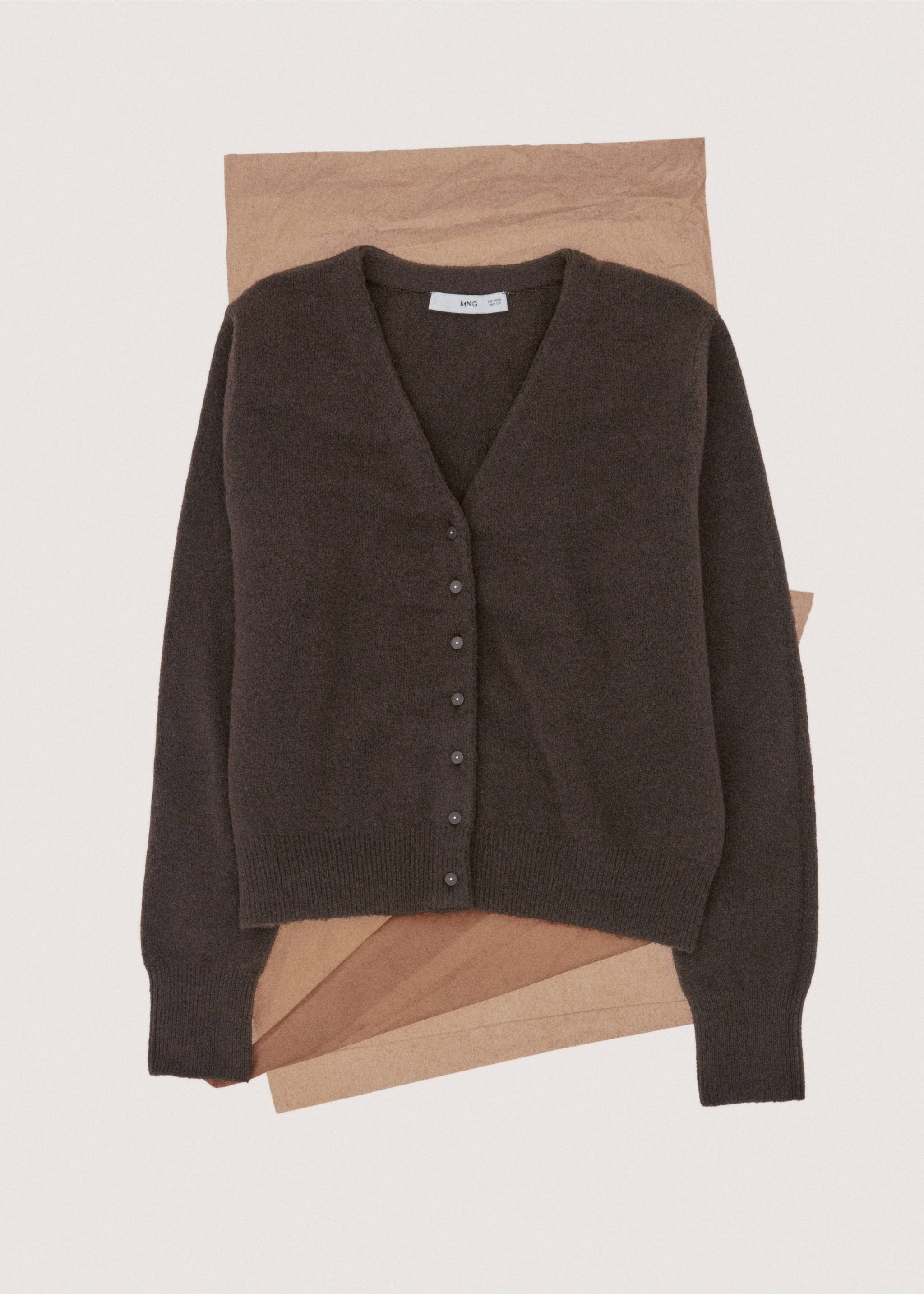 Cárdigan punto cuello pico - Detalle del artículo 7, Chocolate. Ref: 27091279-00.