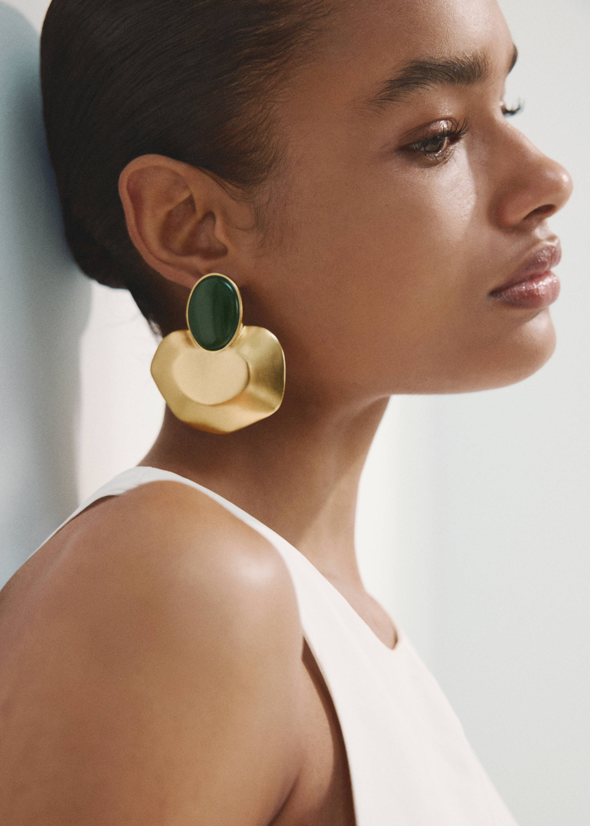 أقراط من الراتنج بتصميم - رؤية عامة