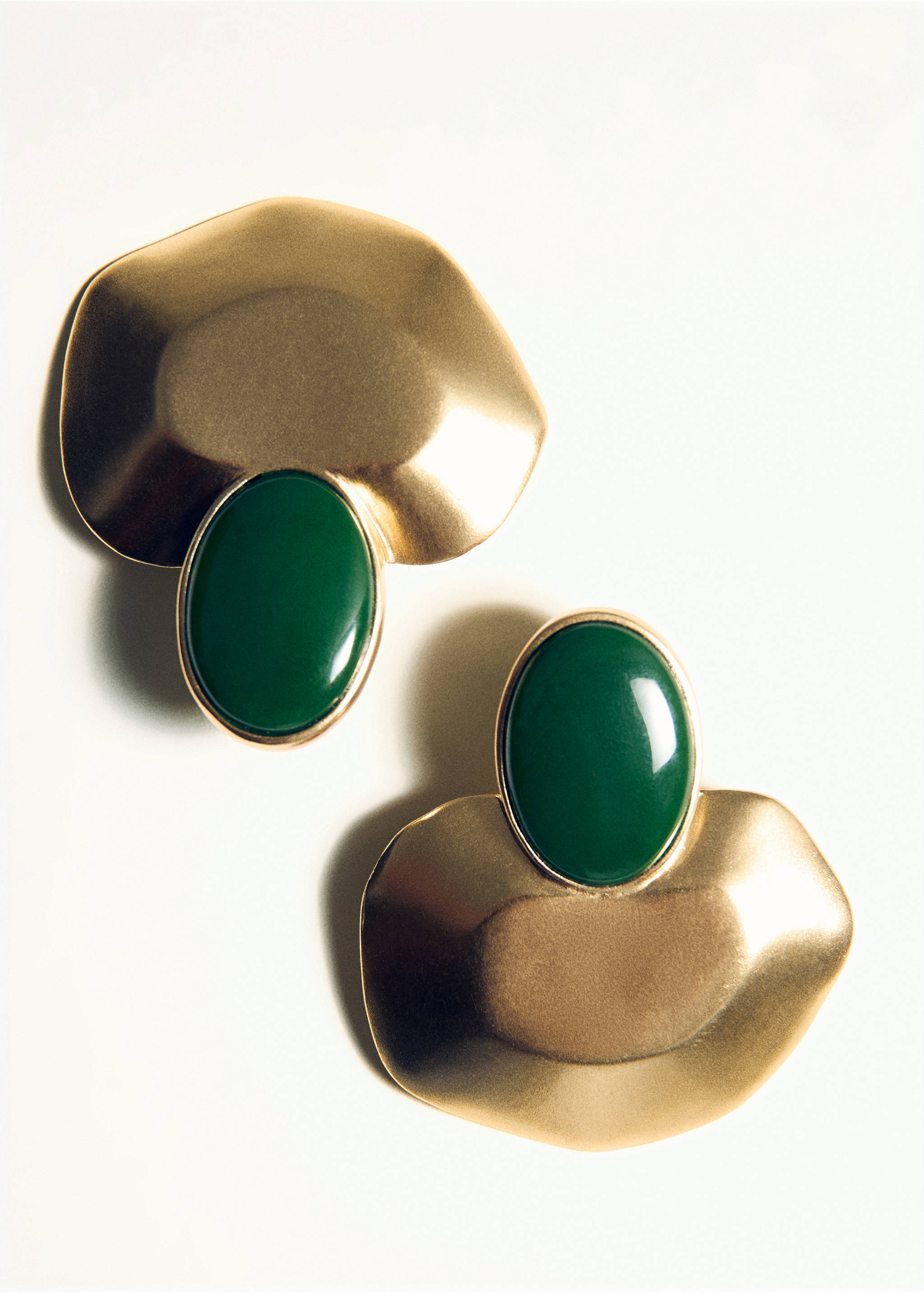 أقراط من الراتنج بتصميم - تفاصيل المنتج 5, ذهبي. Ref: 27091291-00.