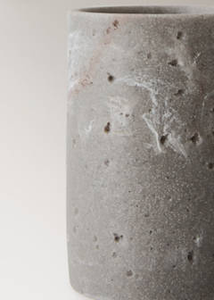 Travertine-effect resin bathroom tumbler — Light/Pastel Grey 2