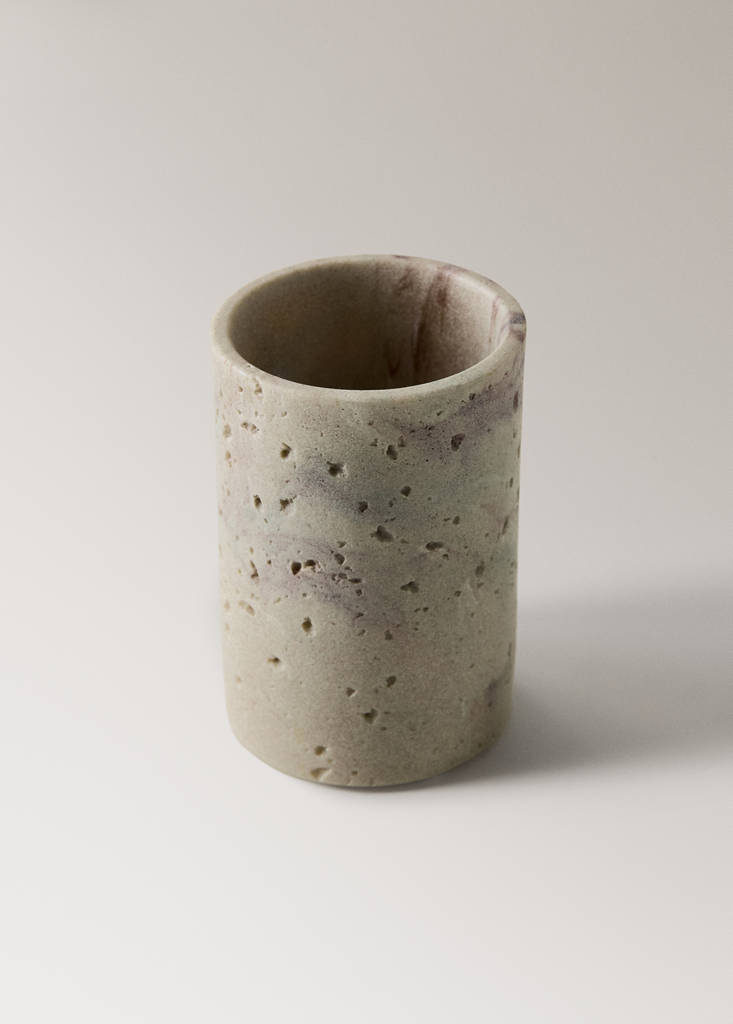 Travertine-effect resin bathroom tumbler — Sand