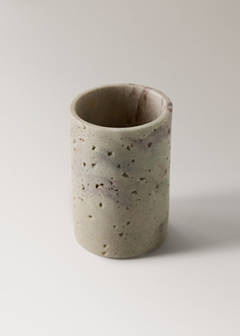 Travertine-effect resin bathroom tumbler — Sand 2