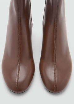 Round-toe block-heel ankle boots — Chocolate 4