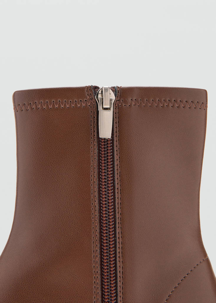 Round-toe block-heel ankle boots — Chocolate