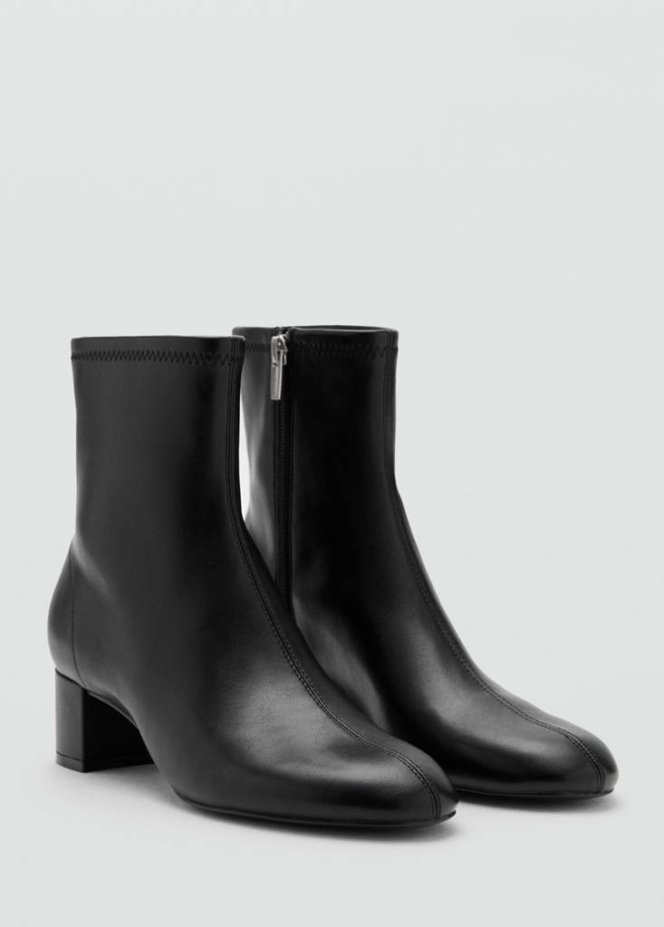 Round-toe block-heel ankle boots — Black