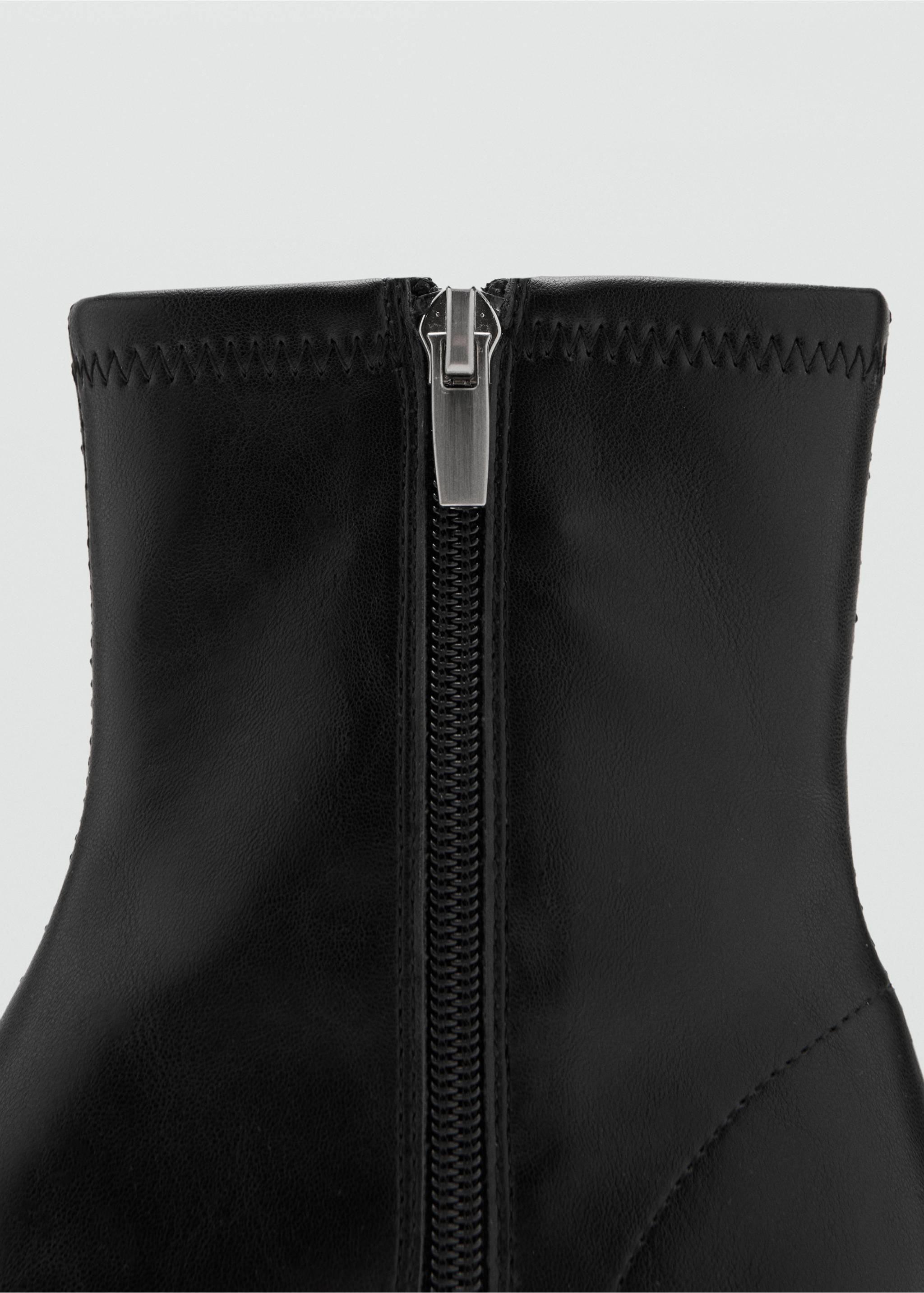 Round-toe block-heel ankle boots - Details of the article 3, Black. Ref: 27091297-00.