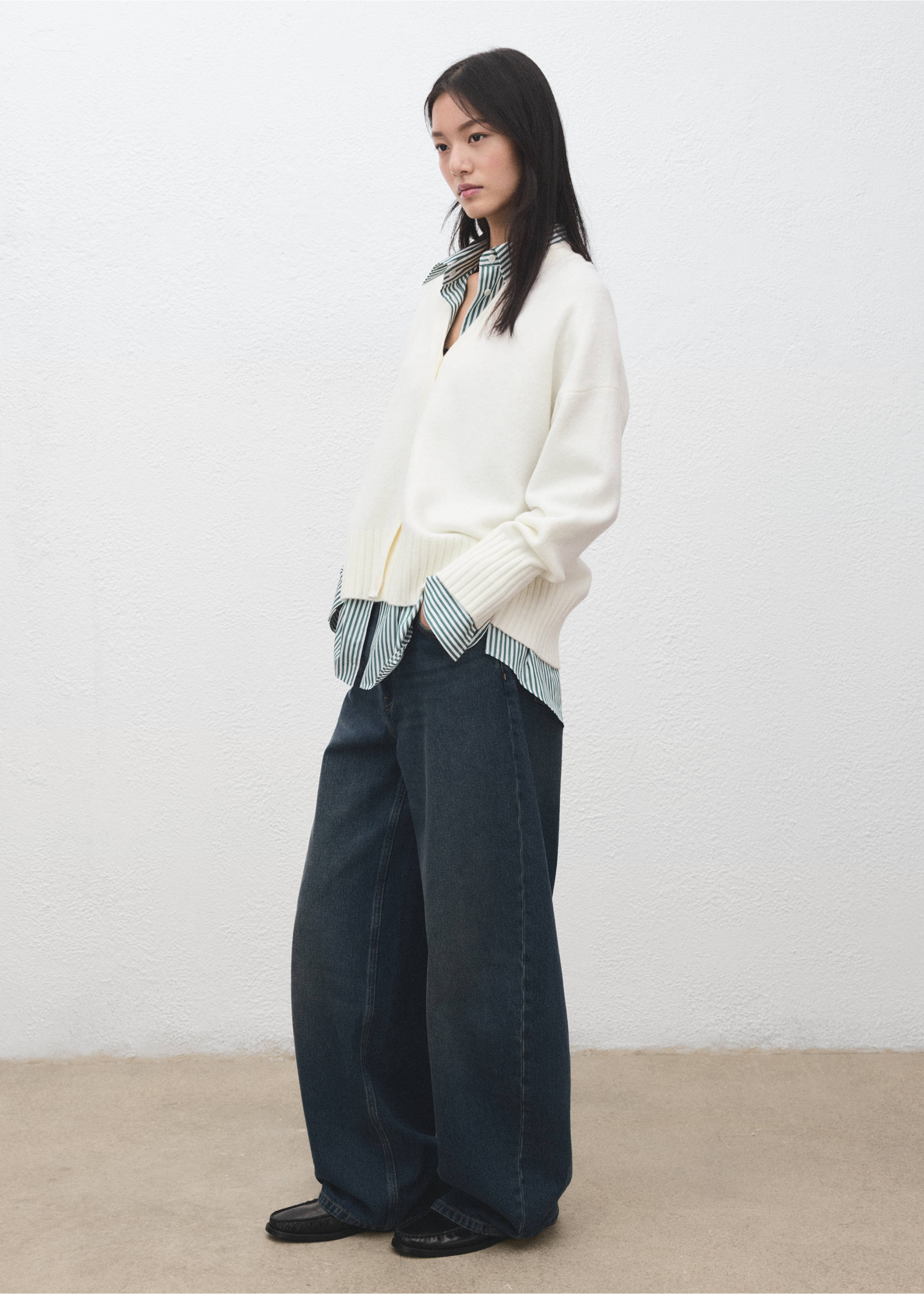 Cardigan maille col V - Plan général, Blanc. Ref: 27091303-00.