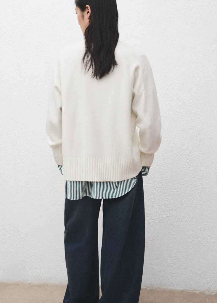 V-neck knitted cardigan — White