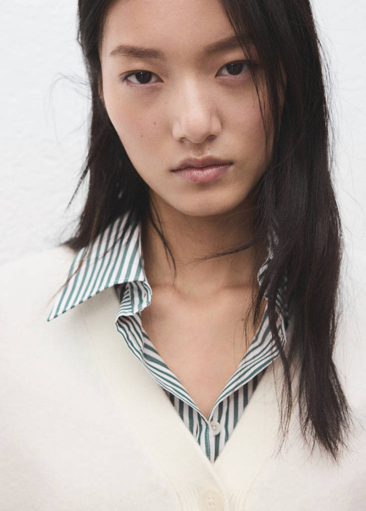 V-neck knitted cardigan — White